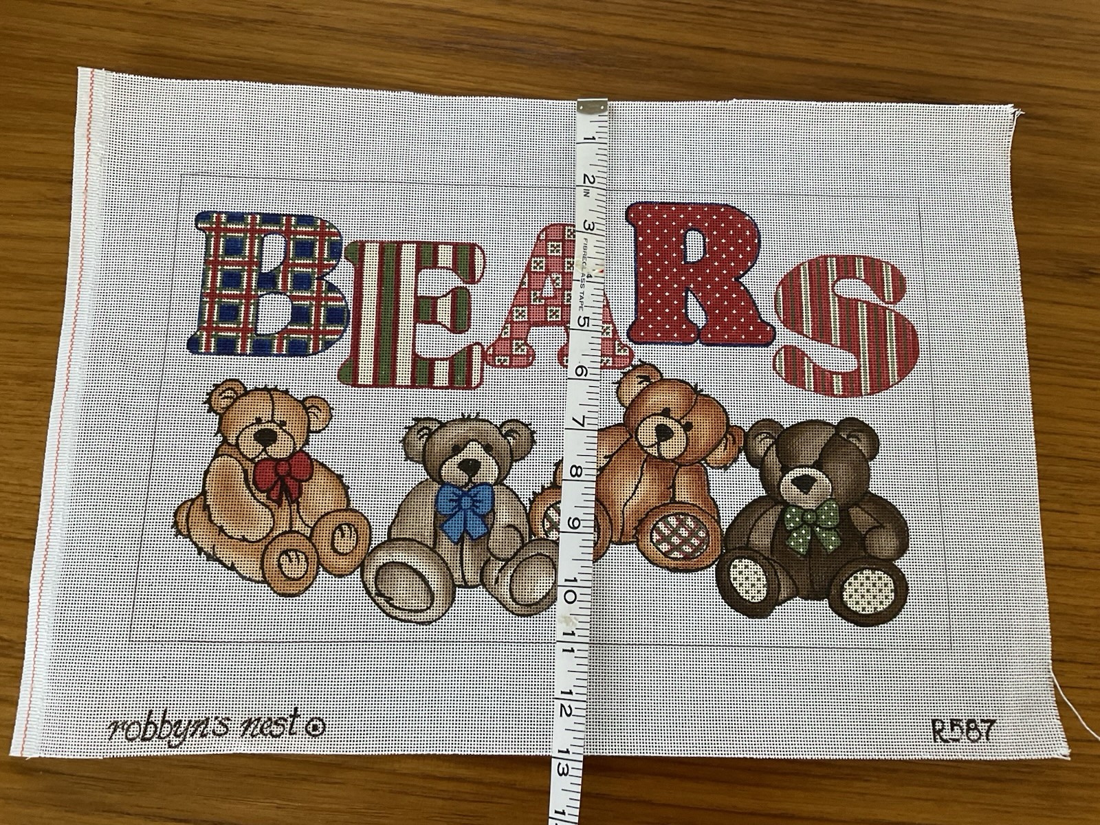 Robbyn’s nest “Bears” Needlepoint Canvas, 18 ct