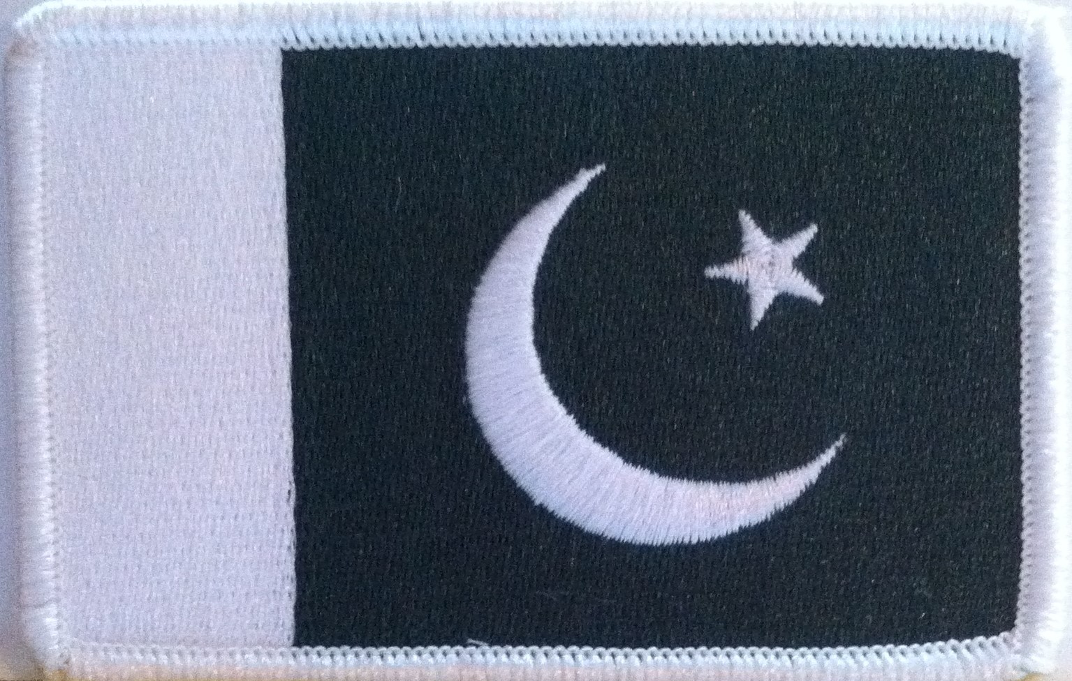 PAKISTAN Flag Embroidered Iron-On Patch South Asia Emblem White Border