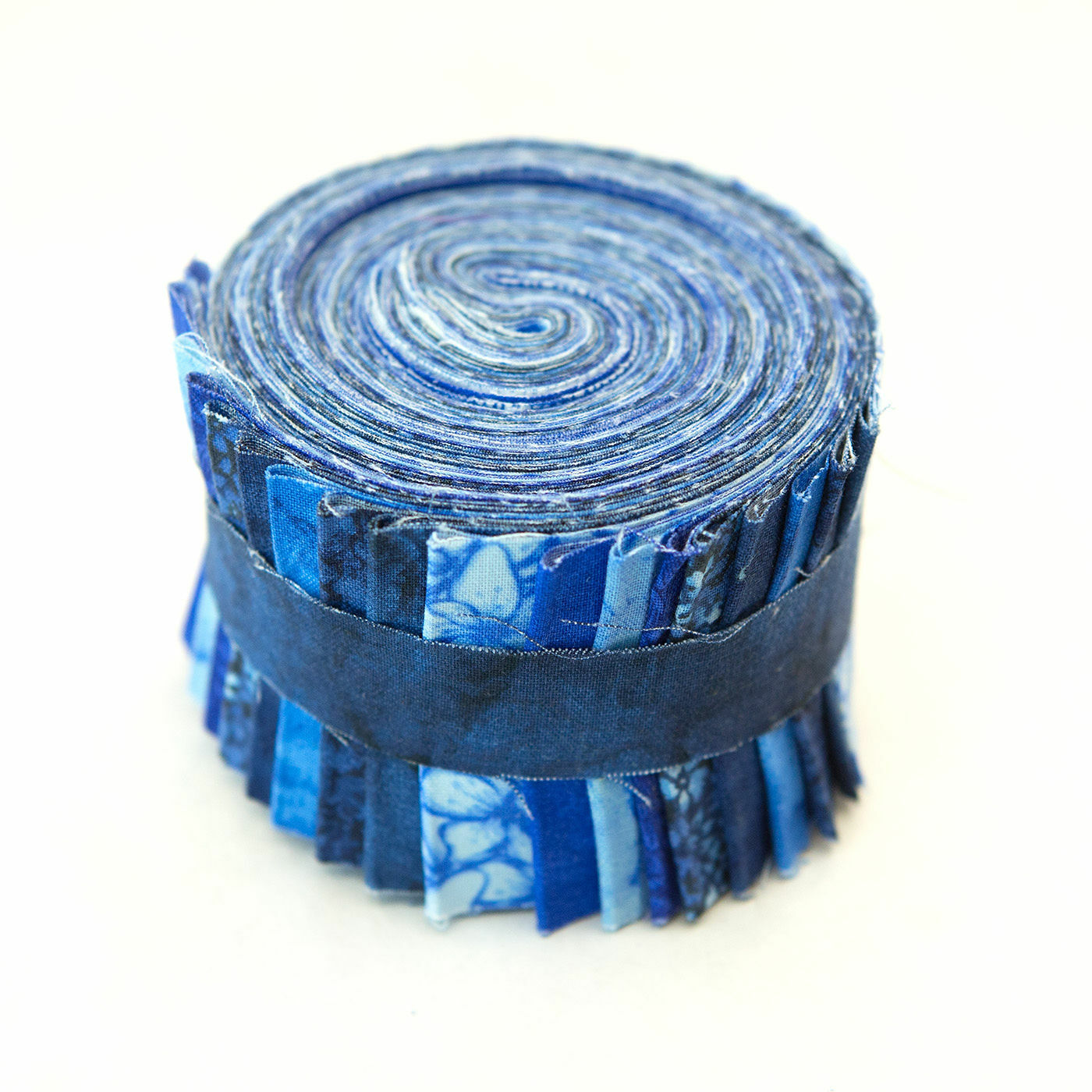18-pc It’s All Blue Jelly Roll 2.5″ pre-cut 100% cotton fabric quilting strips