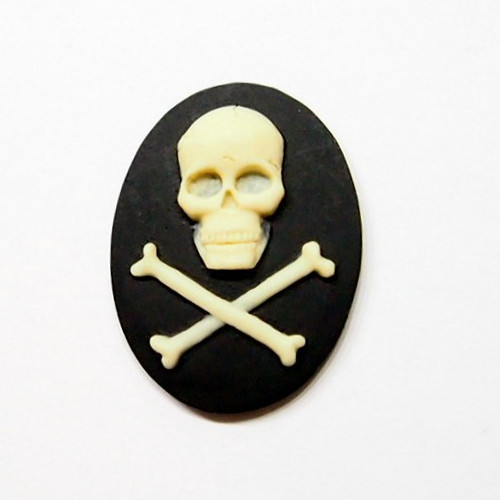 4 of 40x30mm Cream over Black Skull &Crossbones Gothic Steampunk Cameos Cabochon
