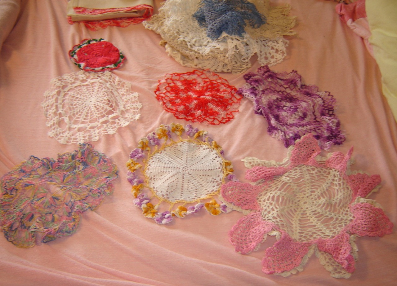 40 pieces of fancywork HAND CROCHET doilies accent varies sizes colors crafts