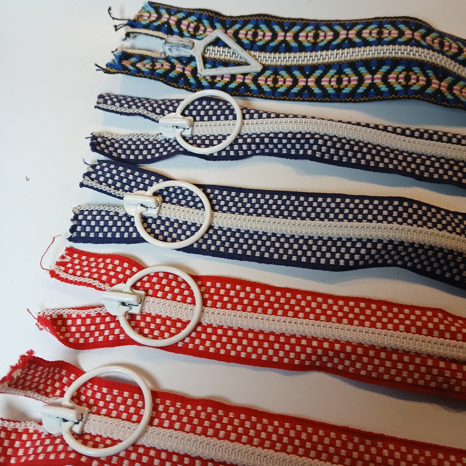 Vtg Ring ZIPPER Pull Decorative Lot Nylon Open End Separating Jacket
