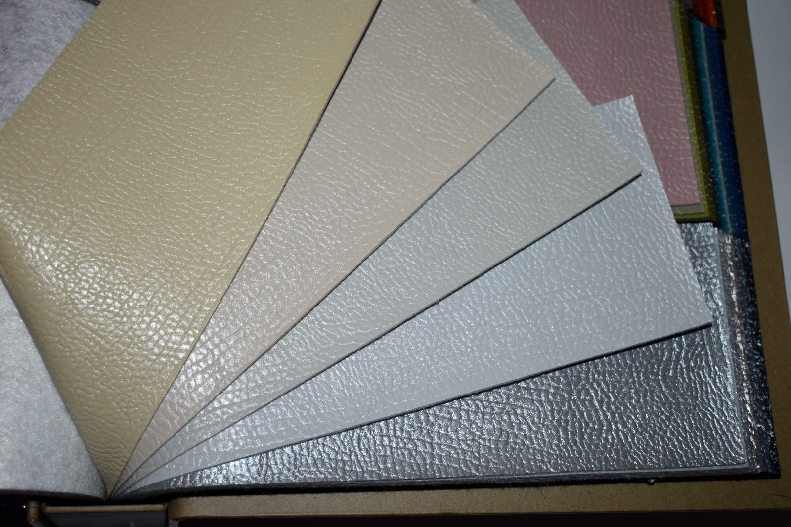 FABRIC SAMPLE BOOK Multicolor CONTEMPORARY FAUX LEATHER 80pcs LOT e-z peel back