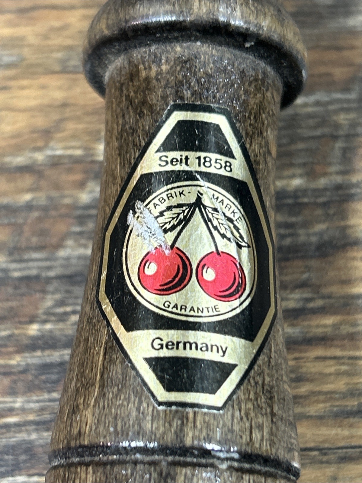 Two Cherries Veneer Saw