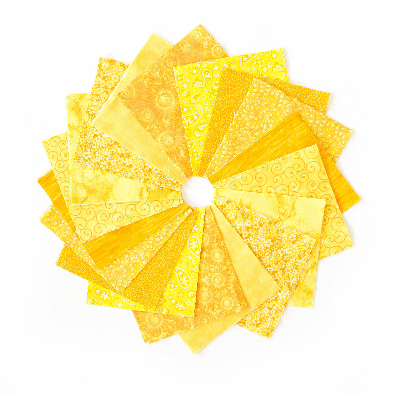 It’s All Yellow 90-pc precut charm pack 5″ squares 100% cotton fabric quilt