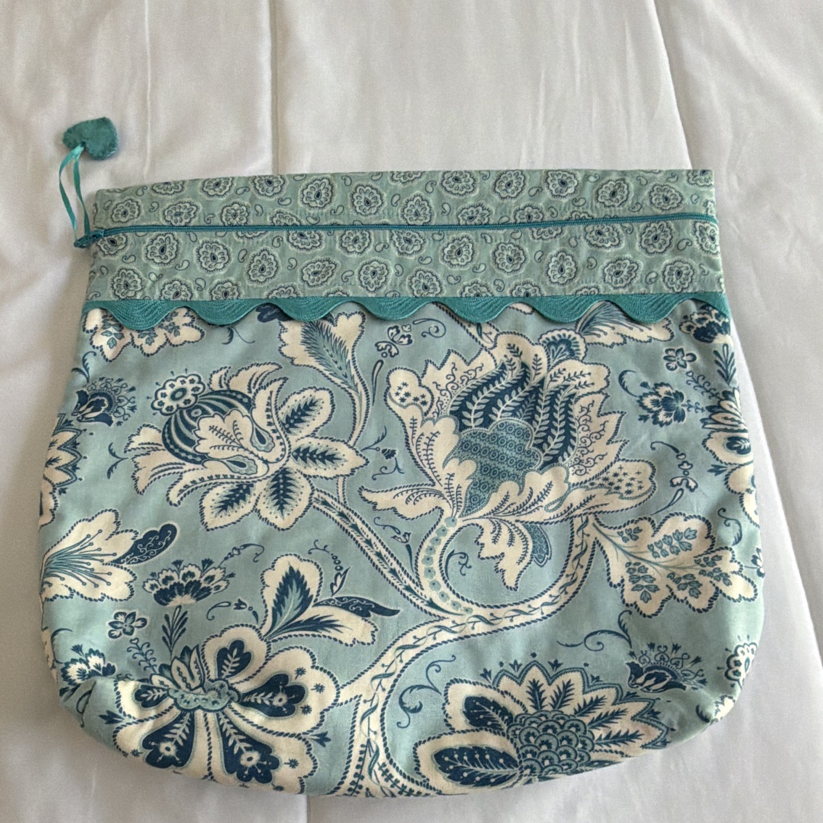 Sew Much 2 Luv Blue/White Floral Fabric Zipper Makeup Bag 13×11 in