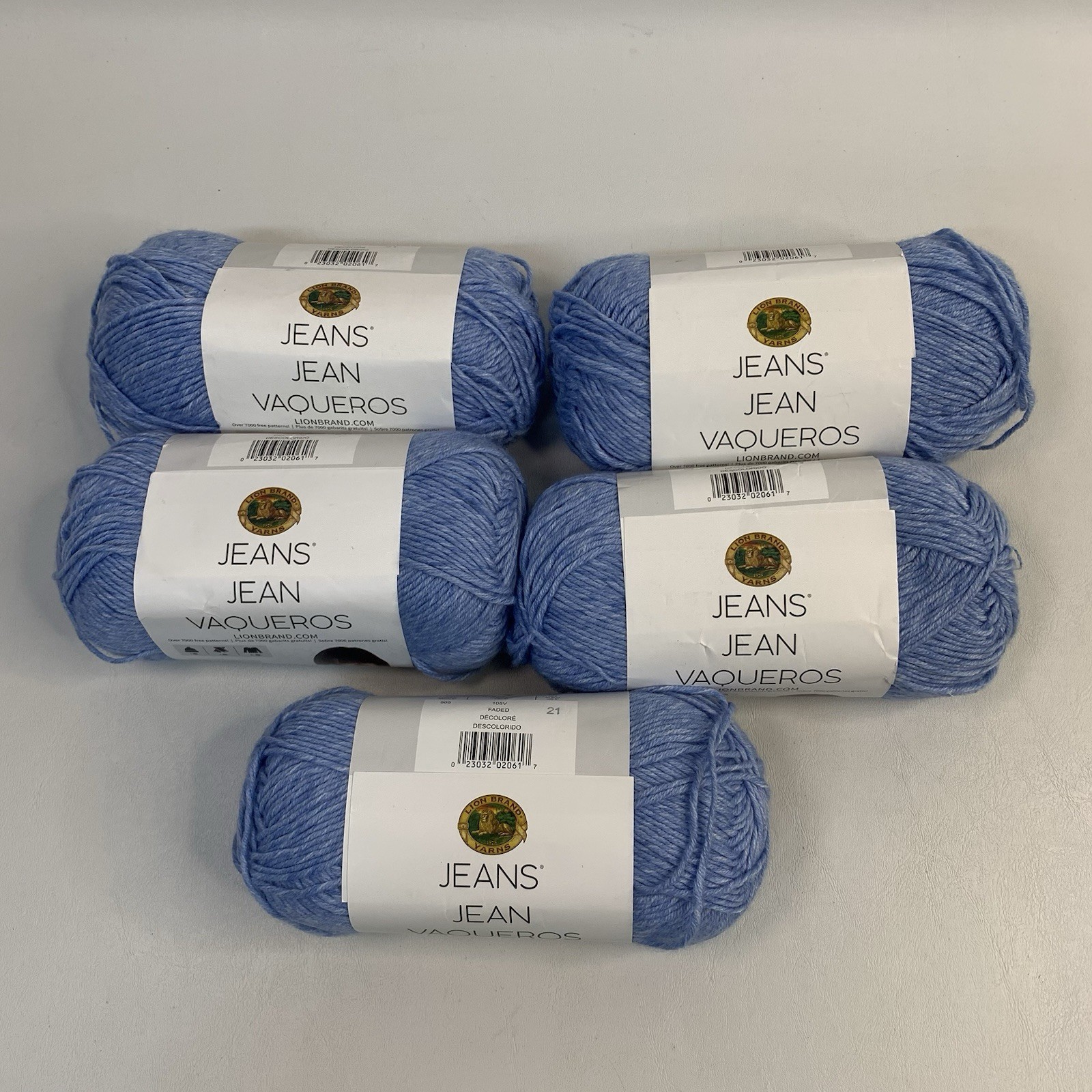Lot Of 5 Skeins Jeans Jean Vaqueros Lion Brand Yarn Faded Blue 105V Same Lot #
