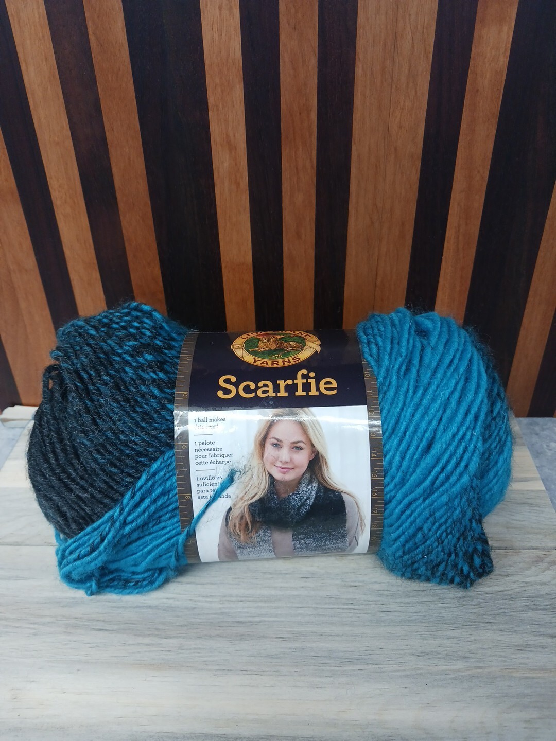 Lion Brand 209 Charcoal / Aqua Scarfie Yarn