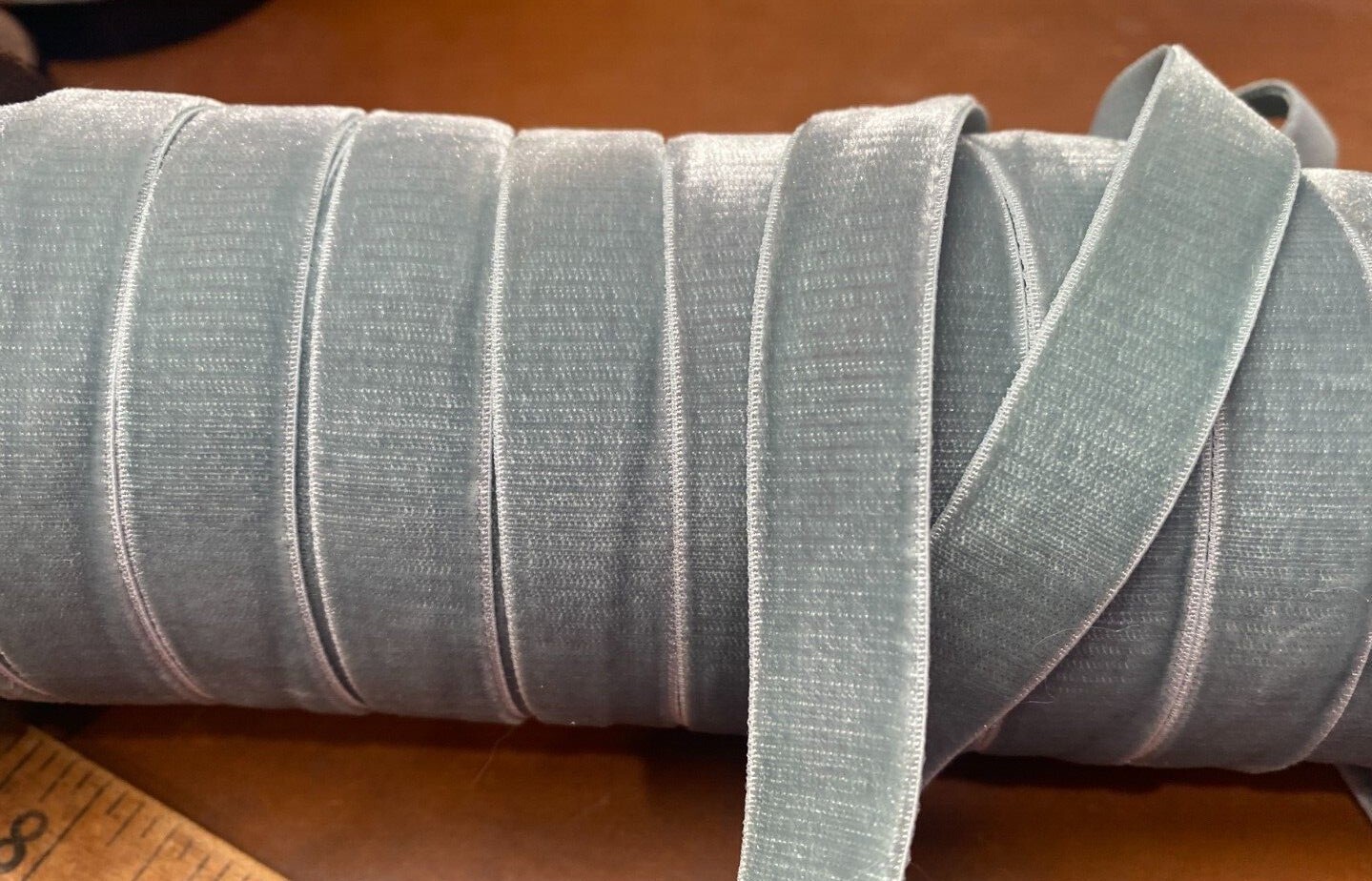 stretch velvet rayon 5/8″ smoke gray 1yd made in France