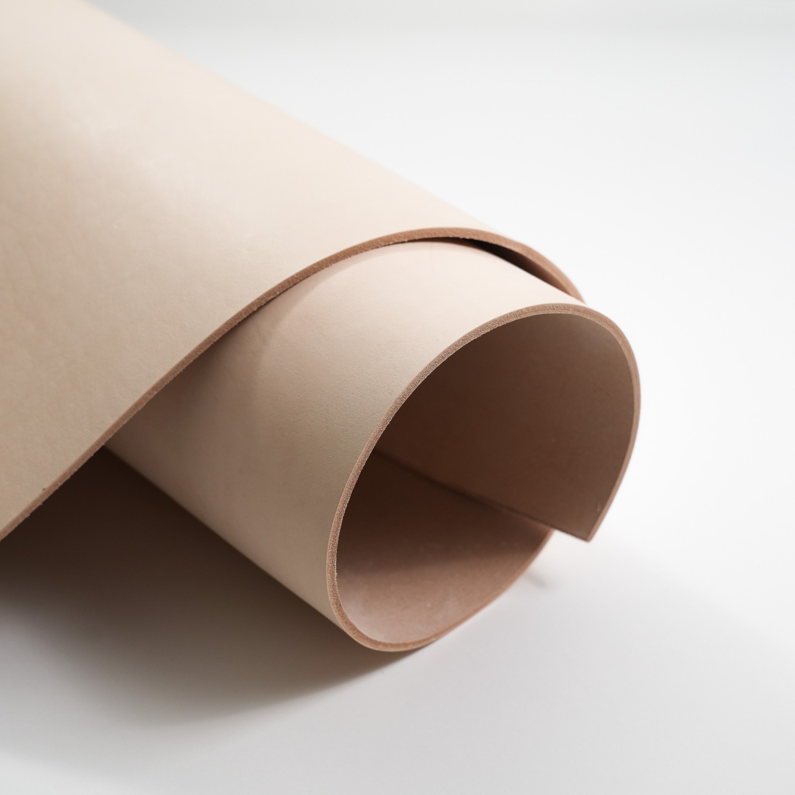 Veg Tanned Tooling Leather | 2oz-9oz Full Grain Leather Sheets