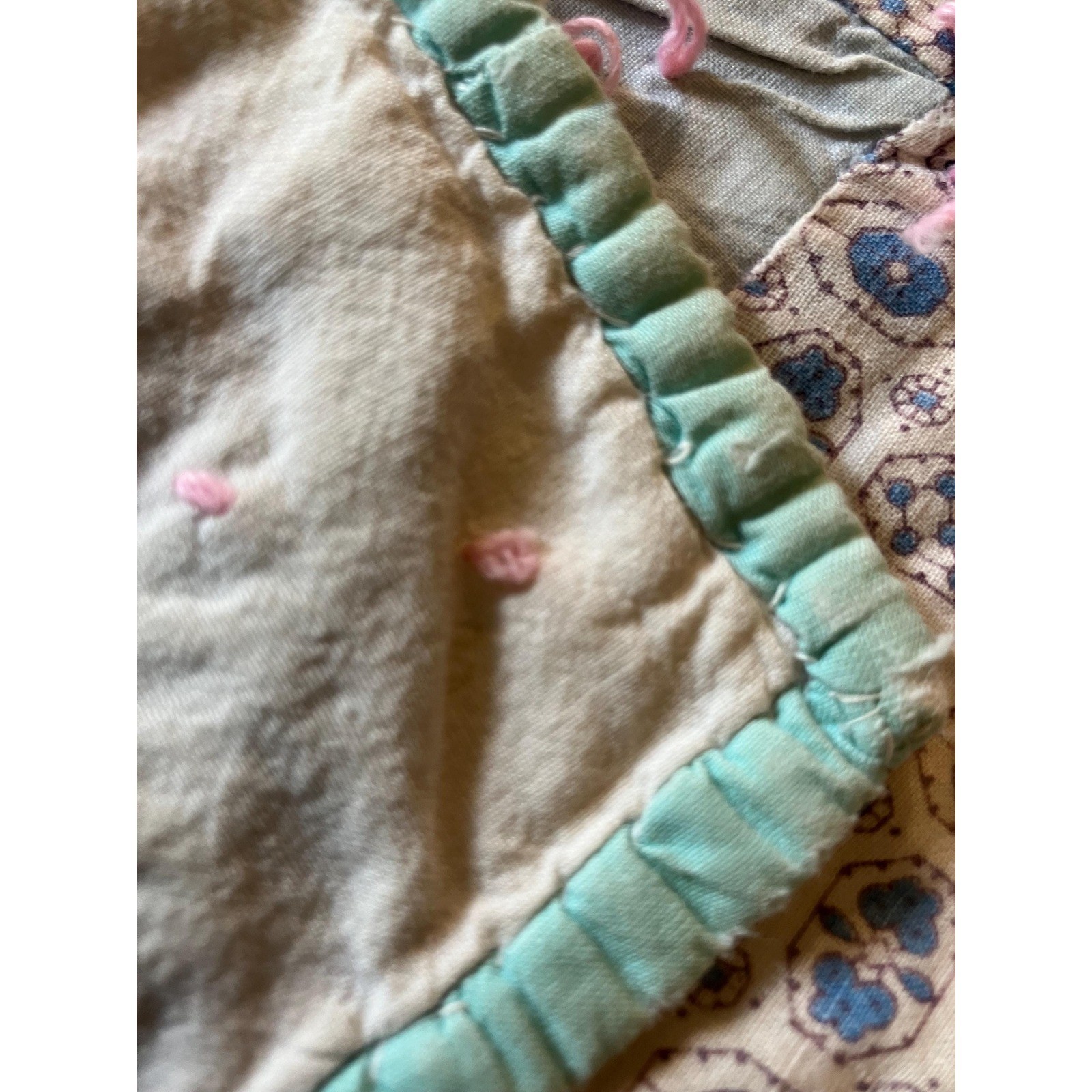 Applique mid C vintage quit hand tied multi colored flowers in patchwork damaged