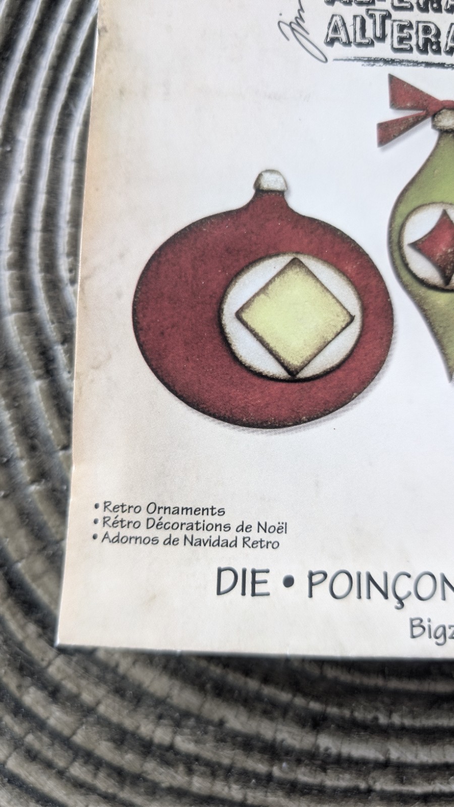 Rare Retired H2F TIM HOLTZ Sizzix BIGZ Die Retro Ornaments 660036 Christmas