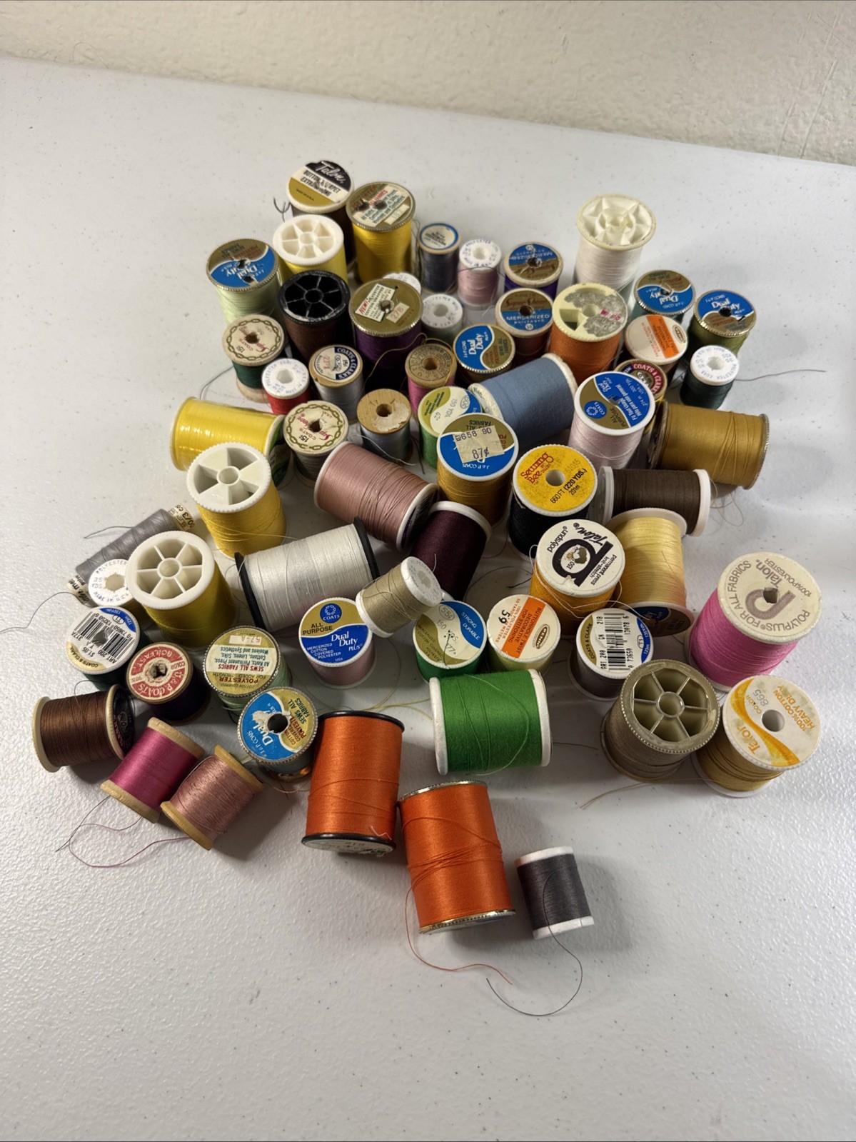 Vintage Sewing Thread HUGE 60 Spools Wood & Plastic Spools Mixed Brands