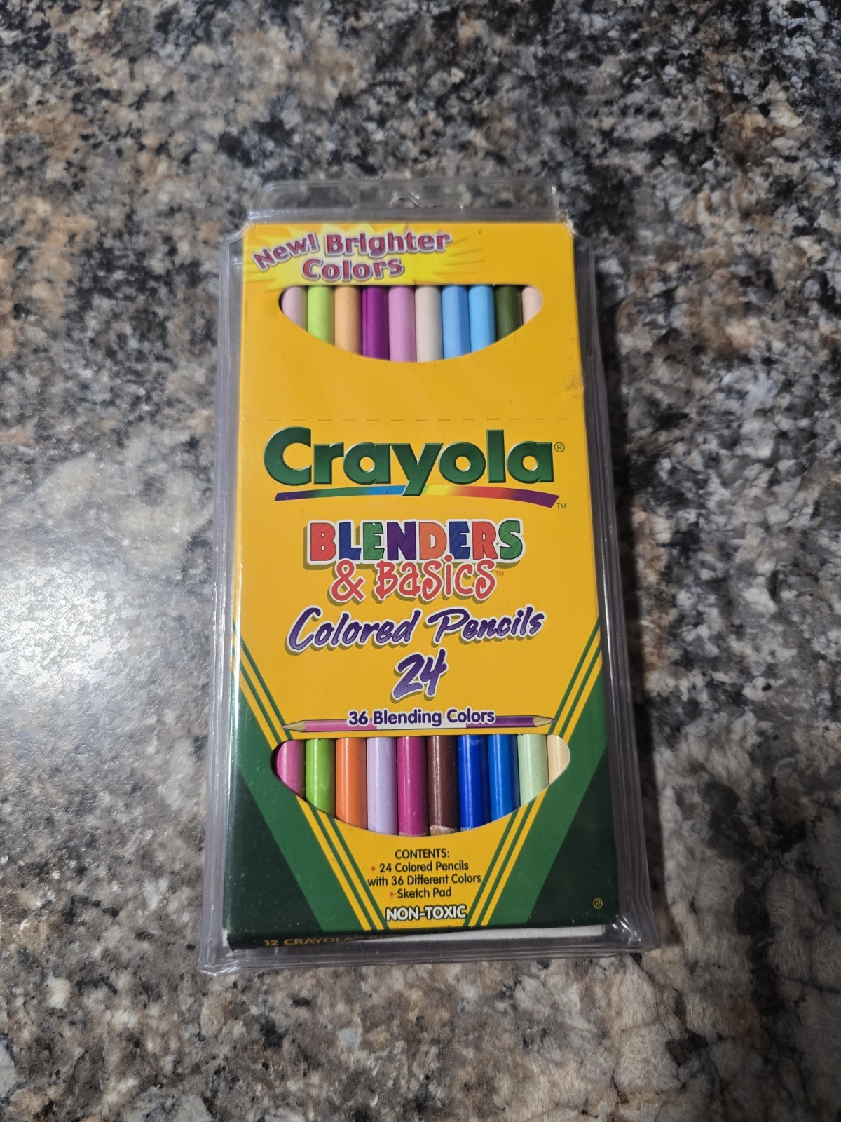 Crayola Blenders & Basics Colored Pencils & Sketch Pad Set Unused Does Not Close