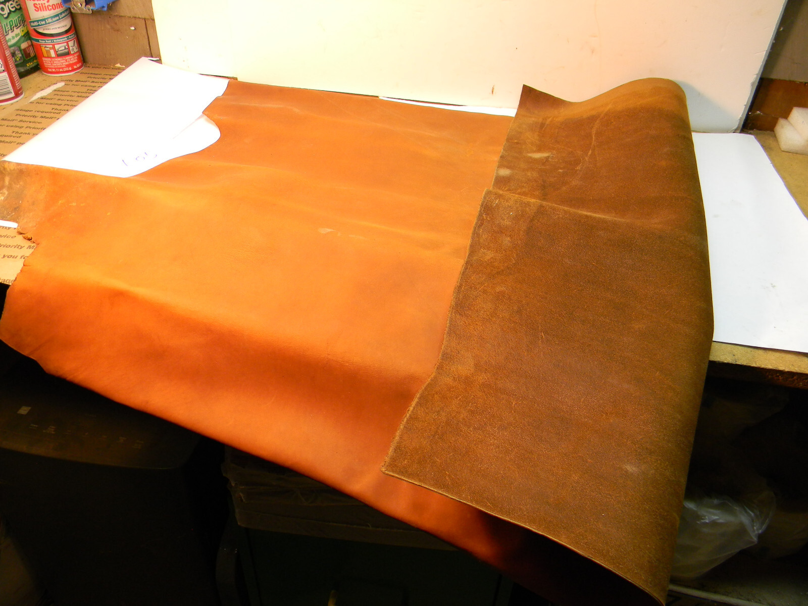 (L05) Genuine Leather 27 x 34 in. 6 oz. Crafts, Leather goods. Brown.