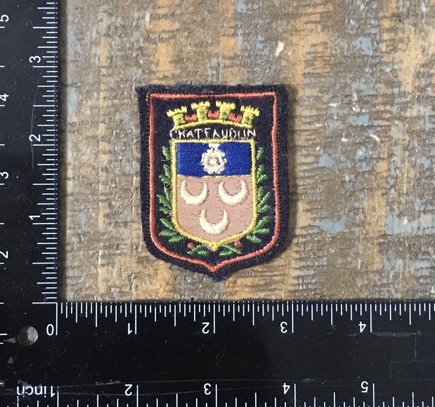 Vintage CHATEAUDUN France Coat Of Arms Shield French Souvenir Sew-On Patch