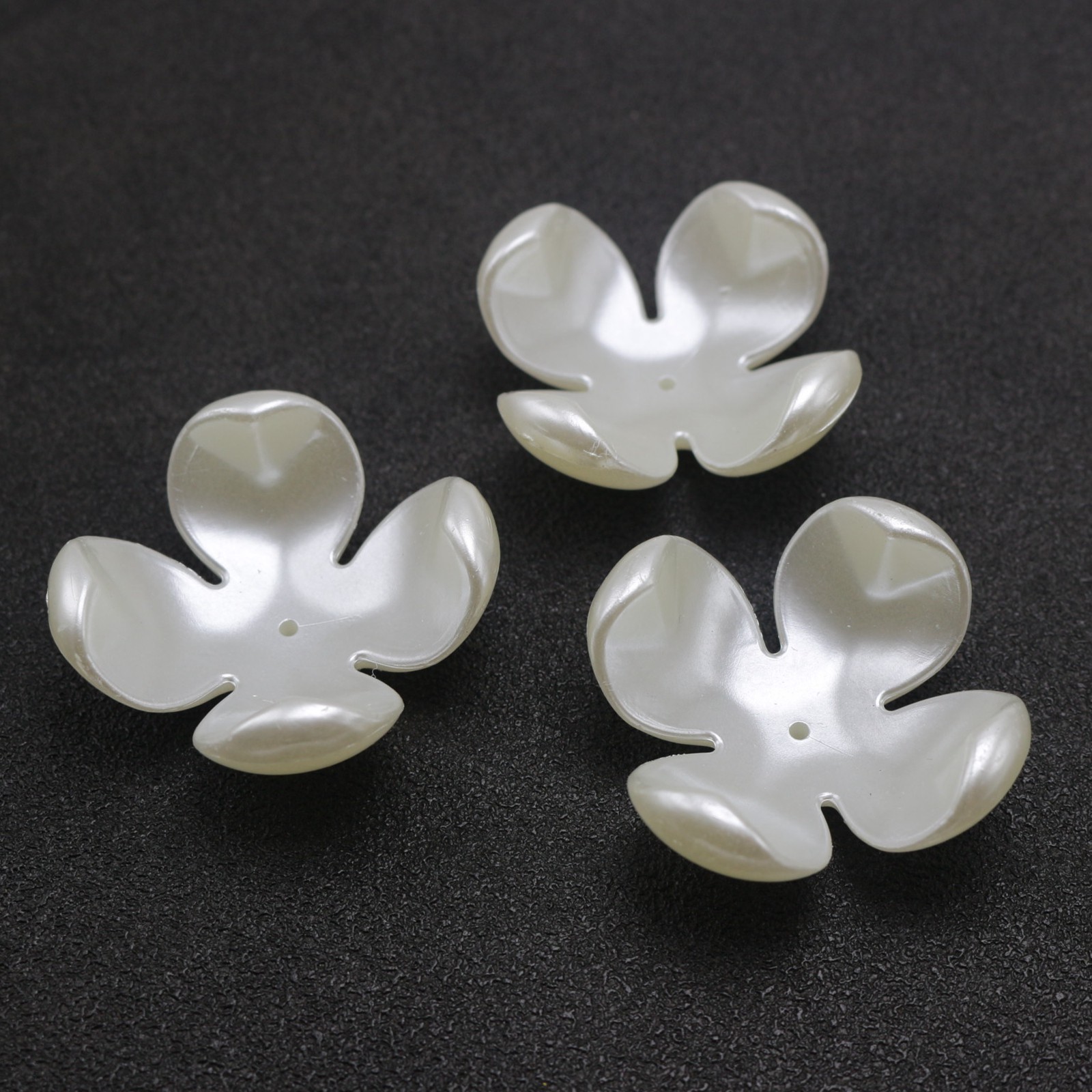 50 Ivory Acrylic Large Pearl 4-Petals Flower Bead Caps 0.86″ Center Hole Sewing