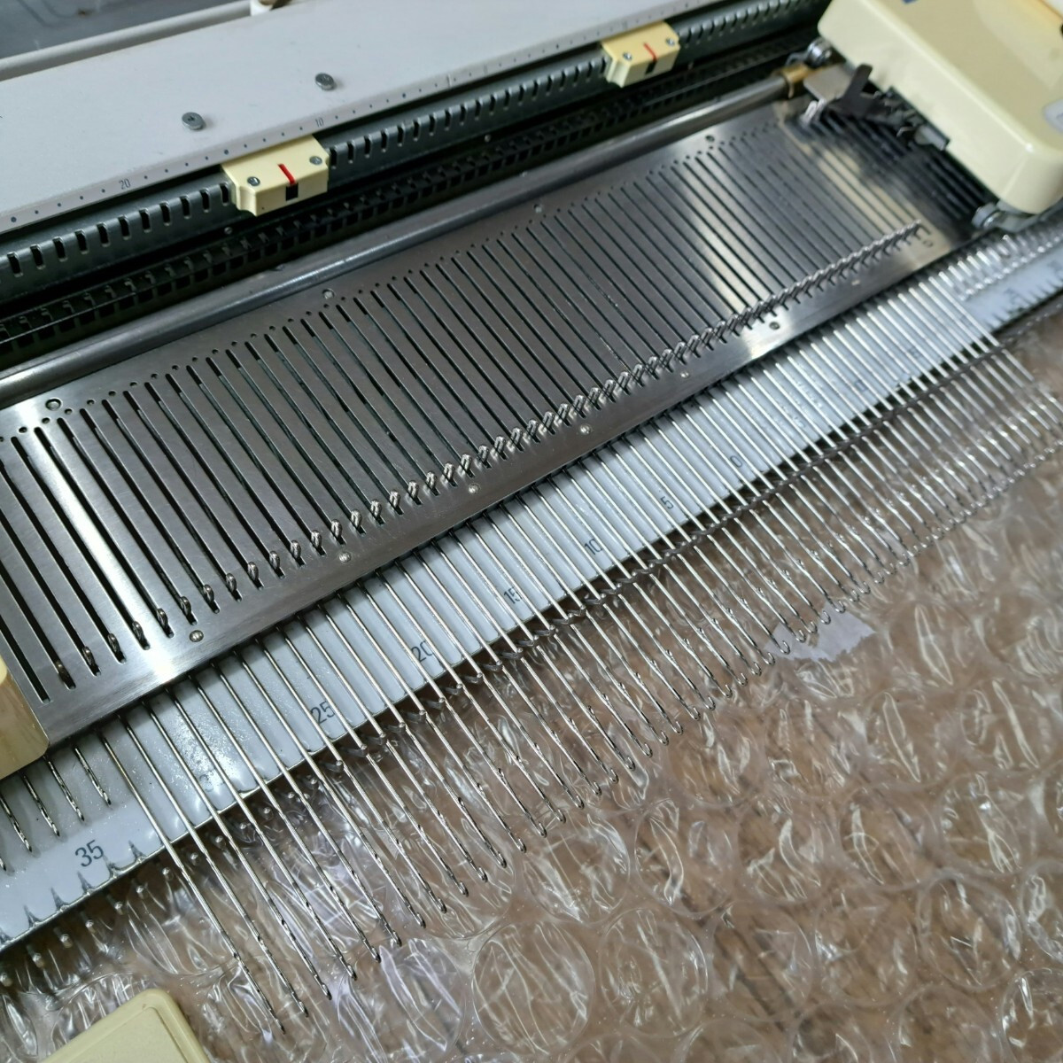 Silver Reed SK860 my Studio 6.5 Electronic Knitting Machine Serviced Tested