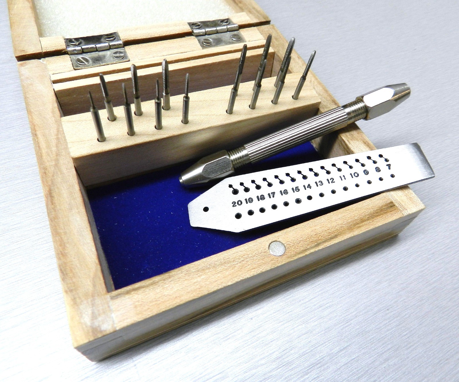 Mini Tap and Die Set 14 Taps & Screw Plate 0.7-2mm + Pin Vise Thread Making Set