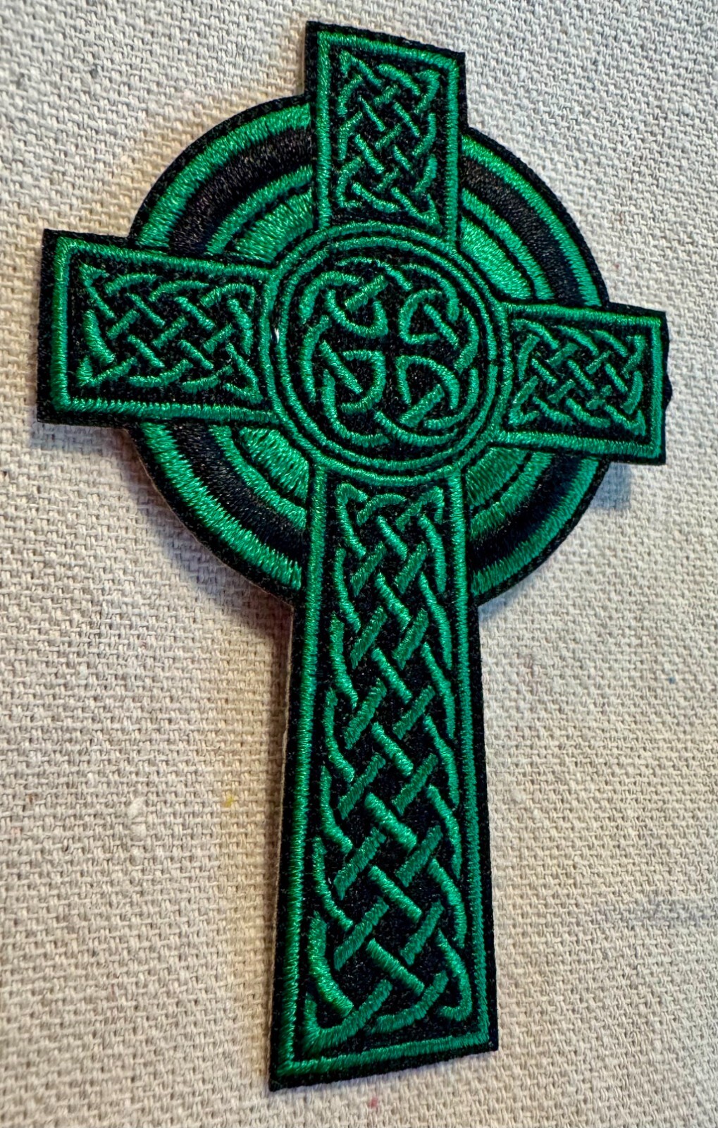 CELTIC CROSS PATCH – GREEN embroidered iron-on IRISH CHRISTIAN RELIGIOUS EMBLEM