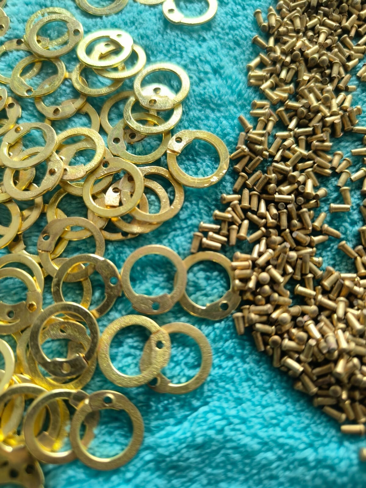 9mm & 8mm Brass Flat Riveted Chainmail Rings – Loose Chainmail Repair Kit | Medi