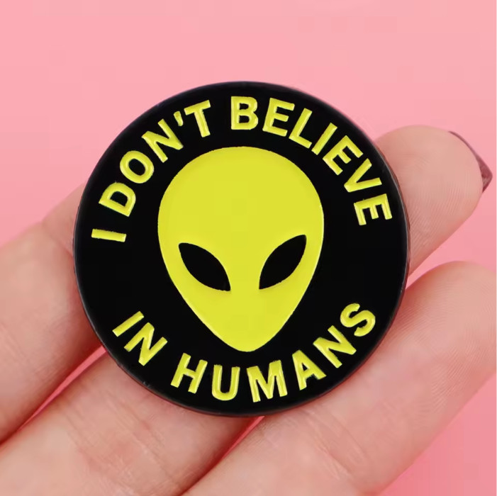 ALIEN ENAMEL PIN-2 OR MORE PINS SHIPPING IS $5.49- SPEND $20 SHIPPING IS FREE