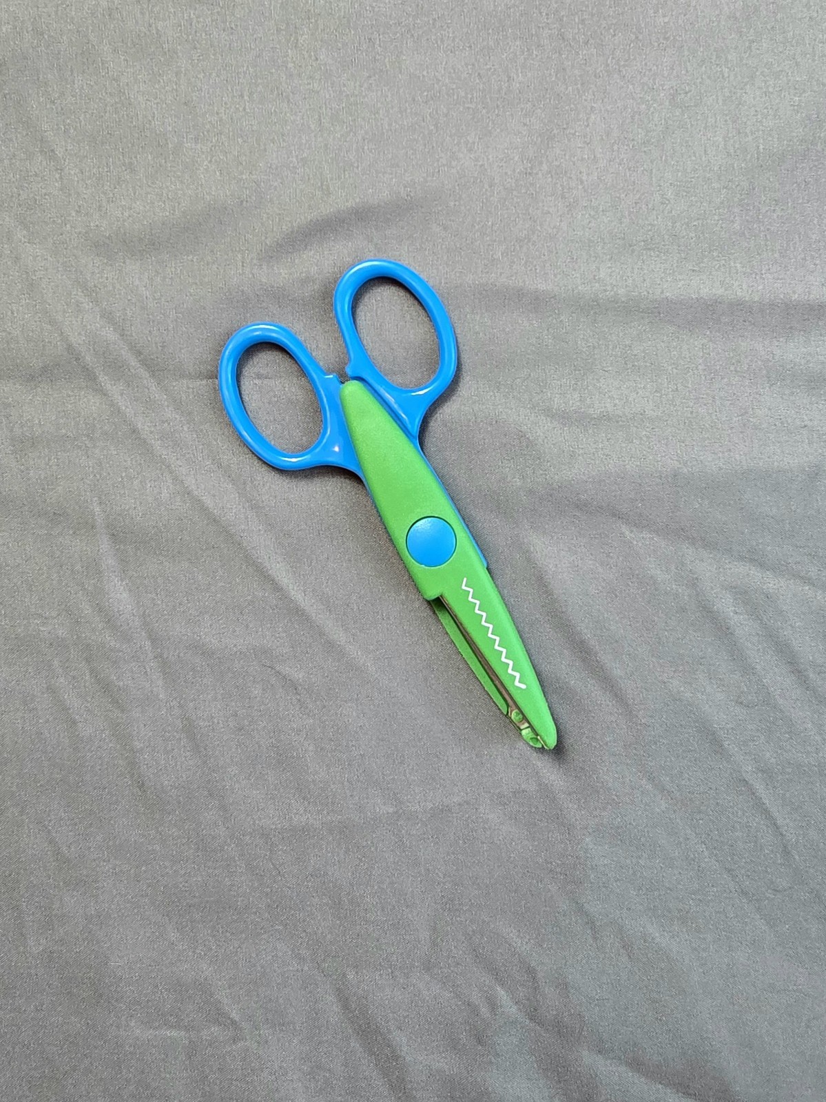 Choose Your Style (1) Craft Scissors Decorative Edge for Kids, Zig-Zag Wavy Fun