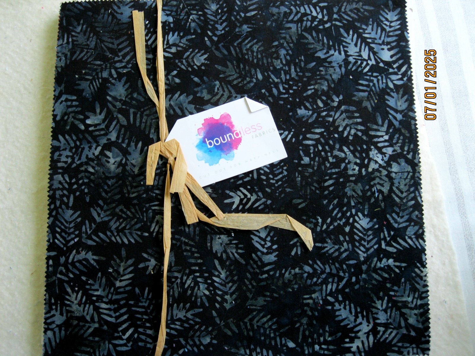 Boundless Fabrics Batiks – layer cake 10″ square, 42 pcs.