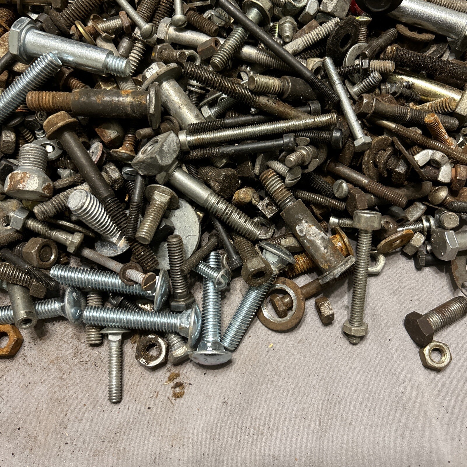 55LBS ASSORTED NEW/USED HARDWARE BOLTS, SCREWS, WASHERS, NUTS, CLIPS, PINS