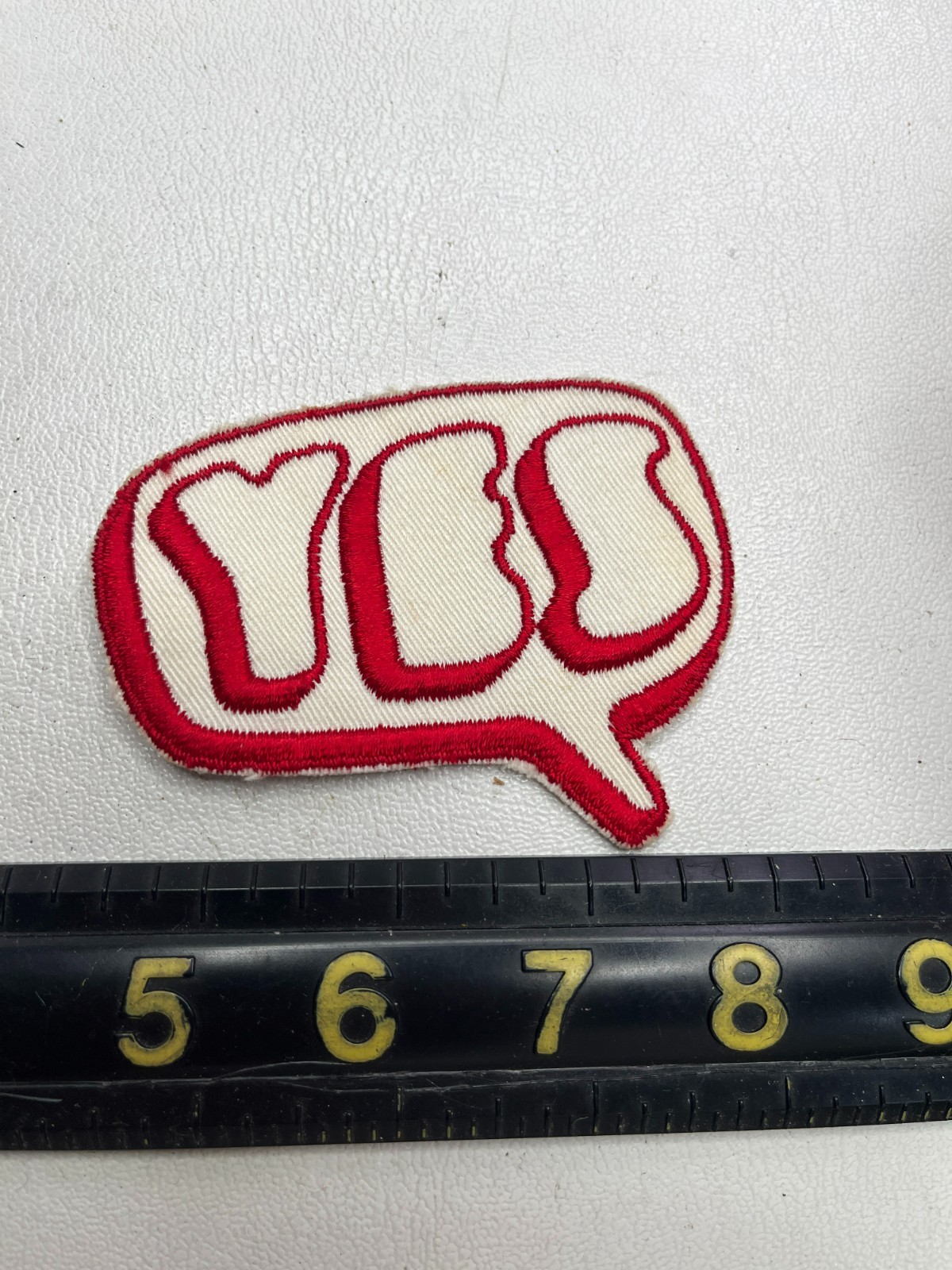 Vtg c 1980s BUBBLE LETTERS “YES” CARTOON CAPTION YES Patch T228