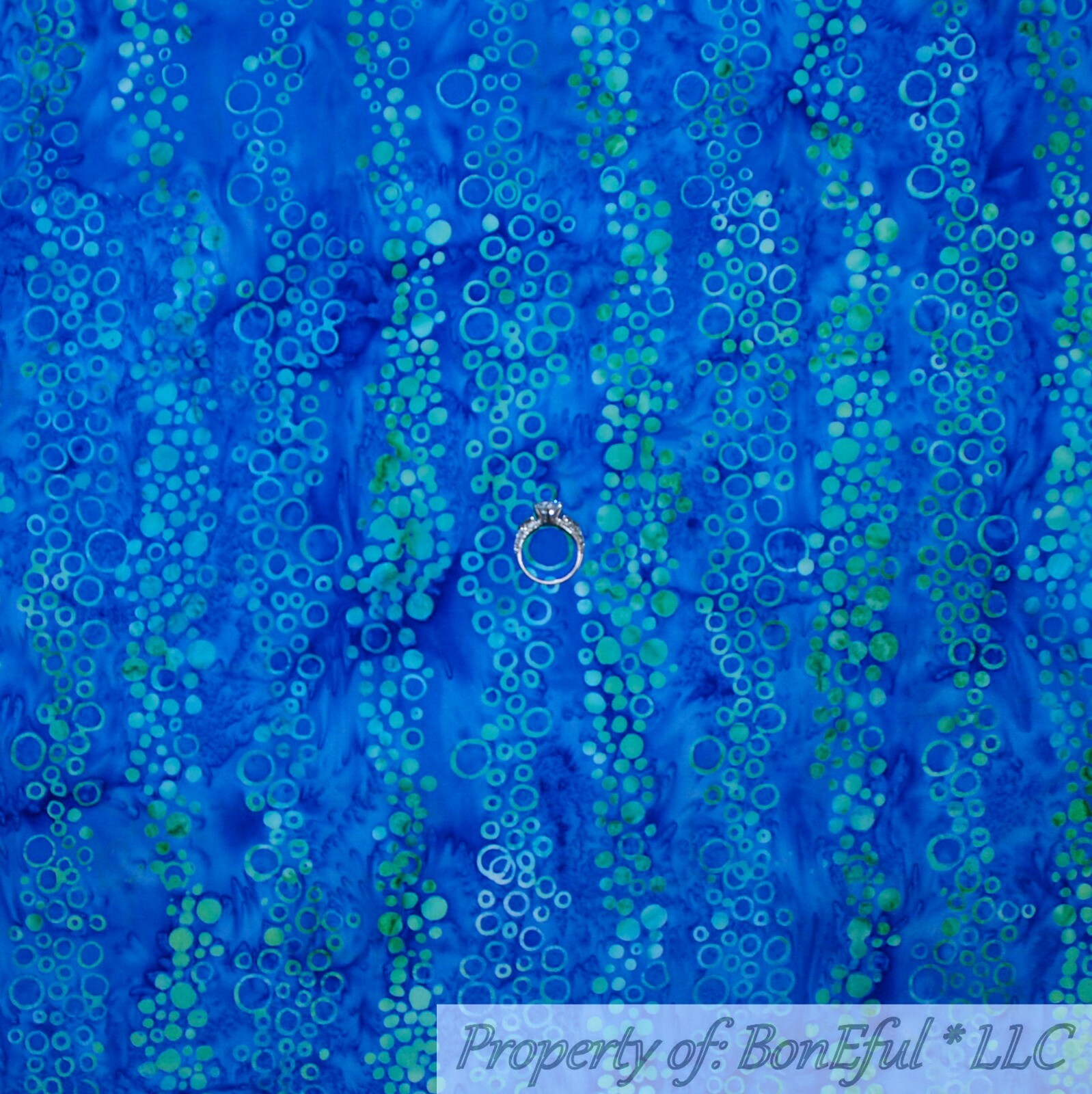 BonEful Fabric FQ Cotton Quilt Blue Aqua Green Bubble Ocean Sea Beach Fish Batik