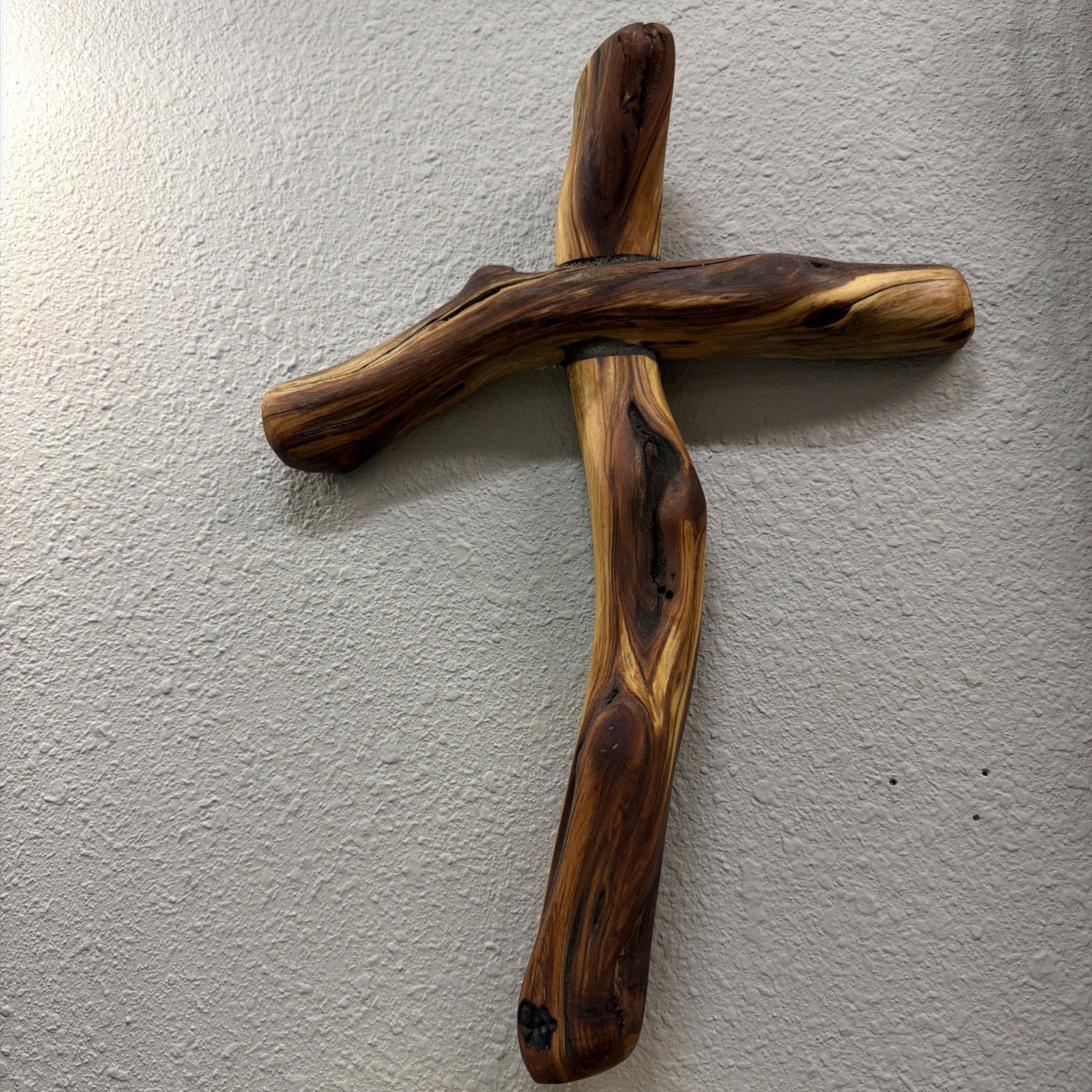 Beautiful Manzanita Or Madrone Wood CROSS In New Condition 13 1/4 X 10“