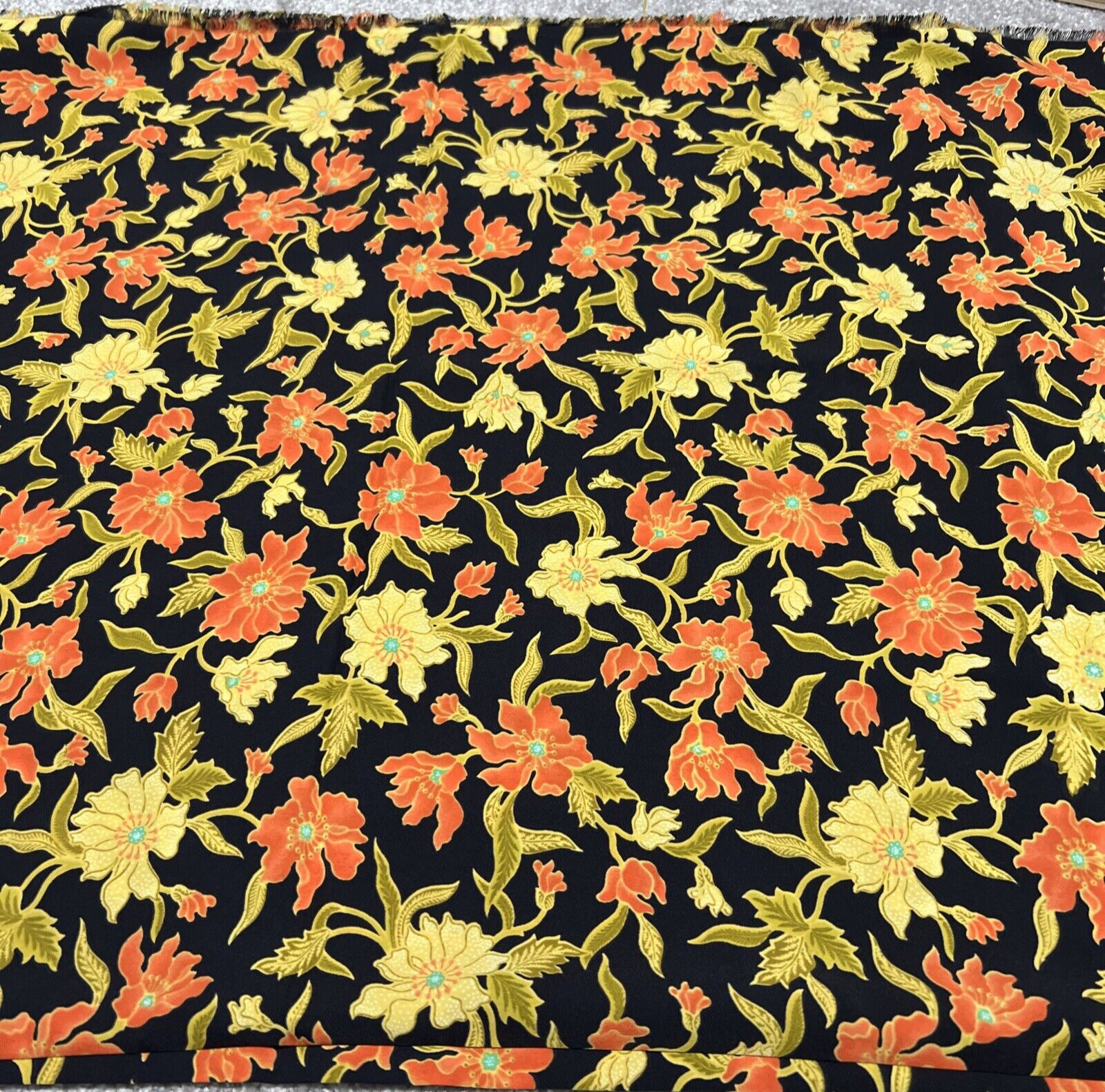 Traditional Indonesian Women’s Floral Material Fabric Size 114 x 45″ Multicolor