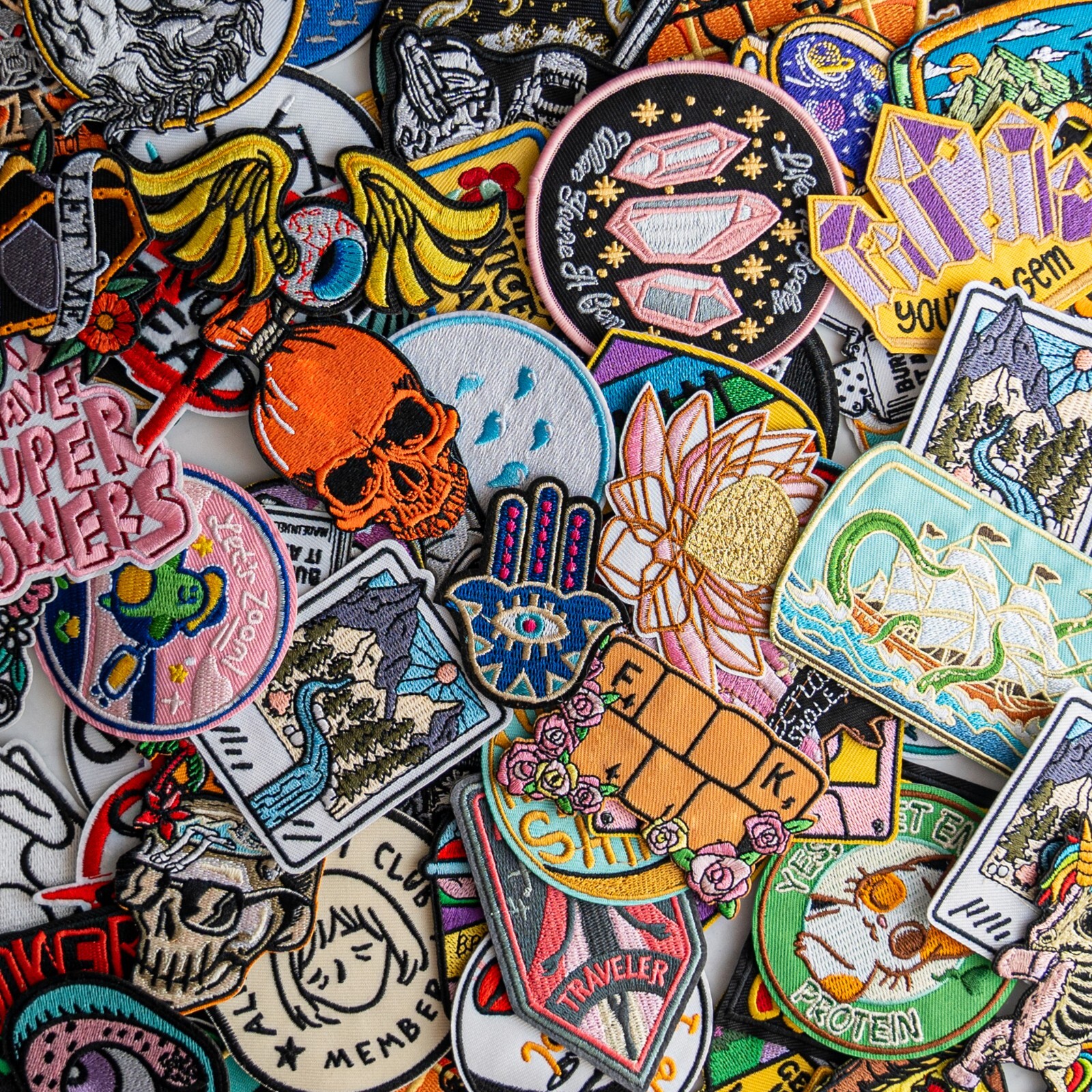 25pcs/lot Random Mix High quality Iron on Patches Fashion Embroidered USA