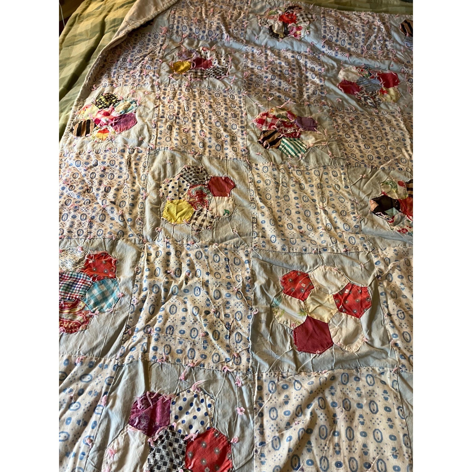 Applique mid C vintage quit hand tied multi colored flowers in patchwork damaged