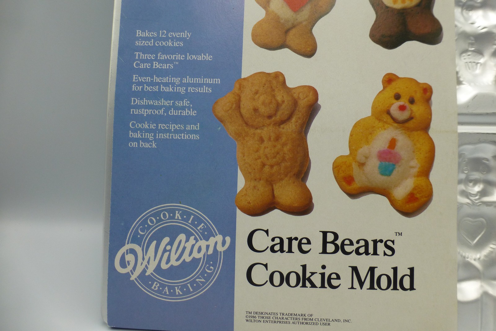 Vintage 1986 Wilton Care Bears Aluminum Cookie Mold Pan 12-Cavity Retro NEW F3
