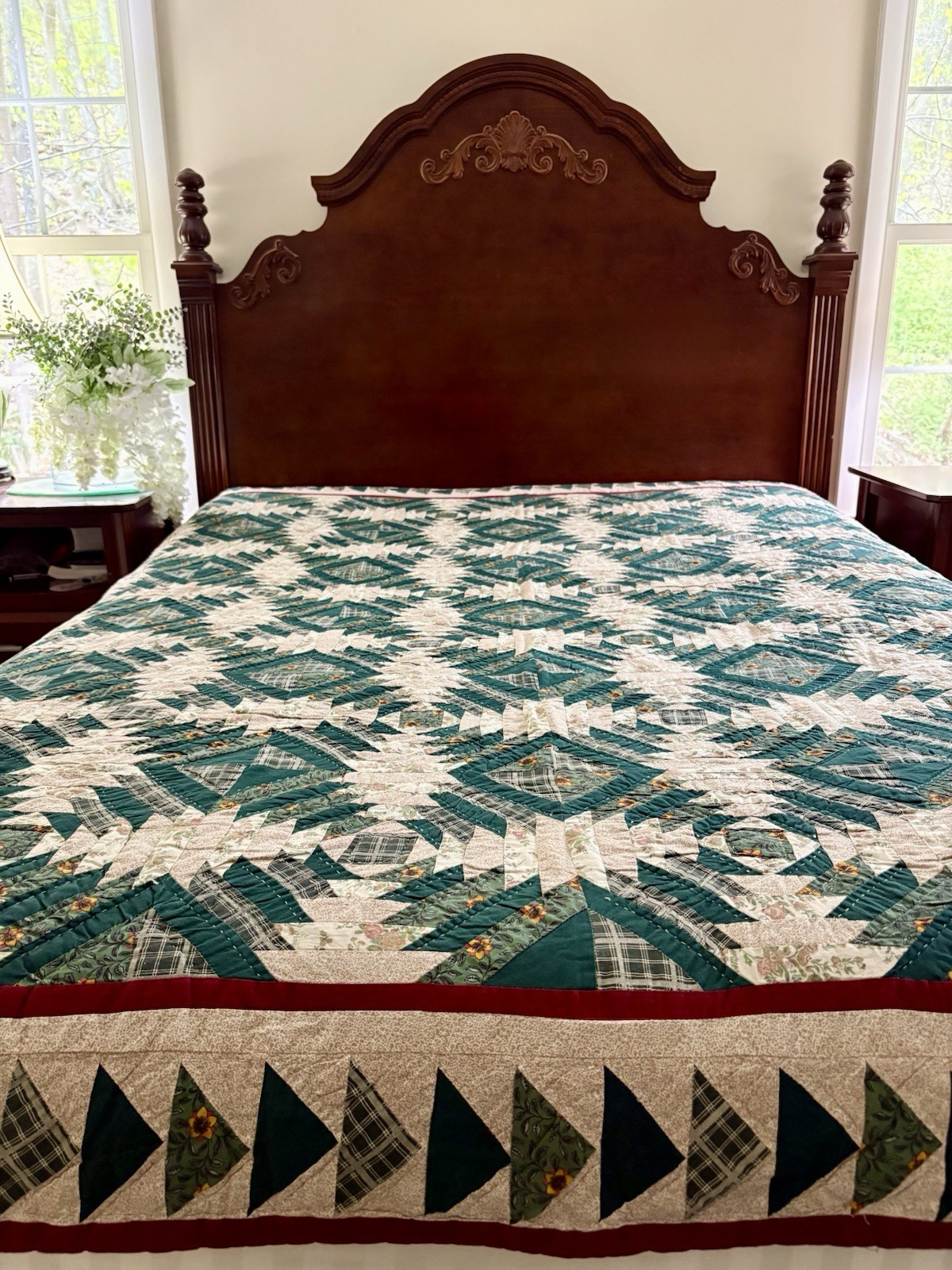 Handmade Patchwork Pineapple Cabin Quilt 84x 84 Christmas Red Green