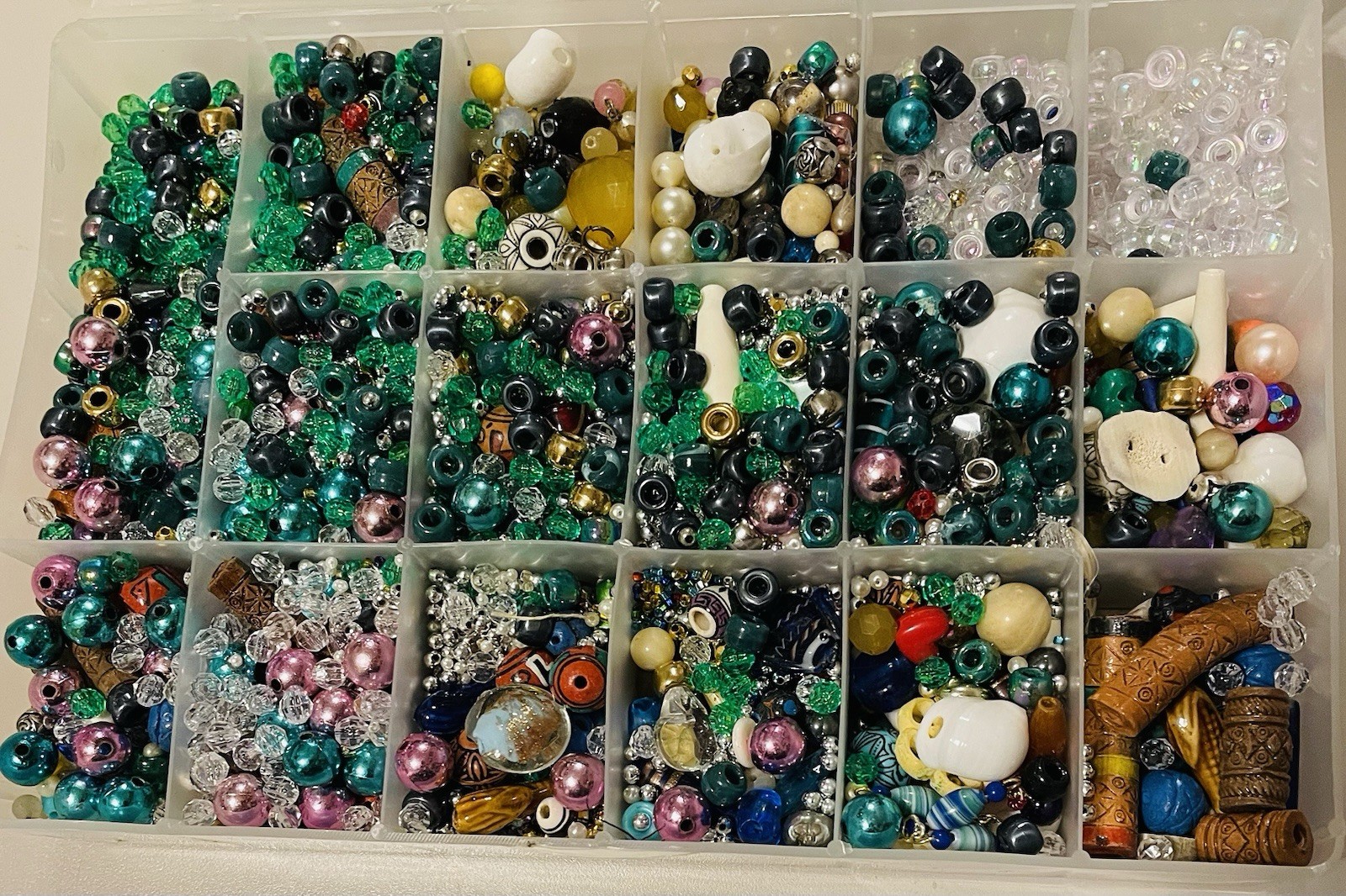 CRAFT LOT 9 LB BEADS MANY SIZES MATERIALS NEW IN PACK & LOOSE BEADS TINY & BIG