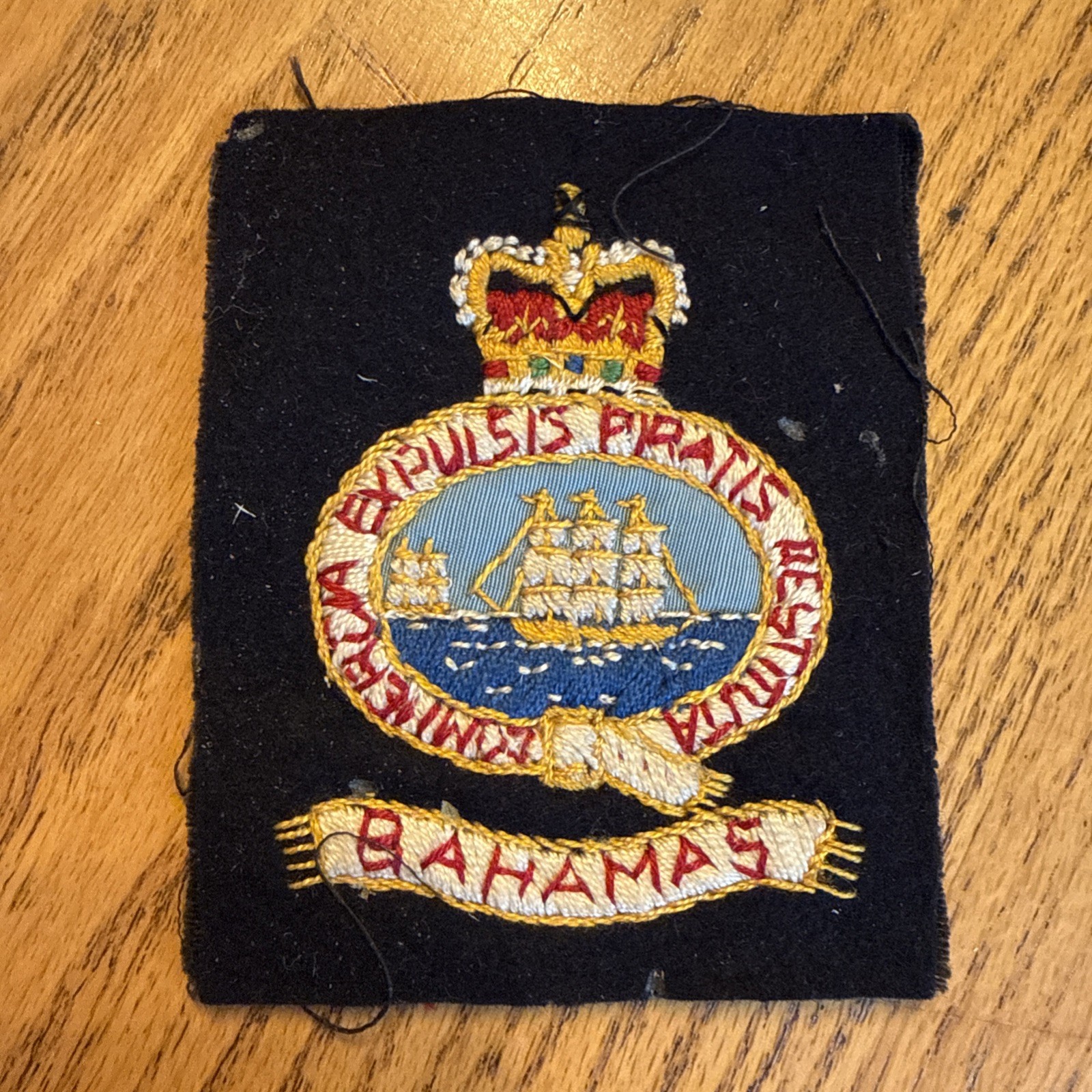 ANTIQUE / VINTAGE PATCH Expulsis Piratis Restituta Commercia Bahamas Militaria