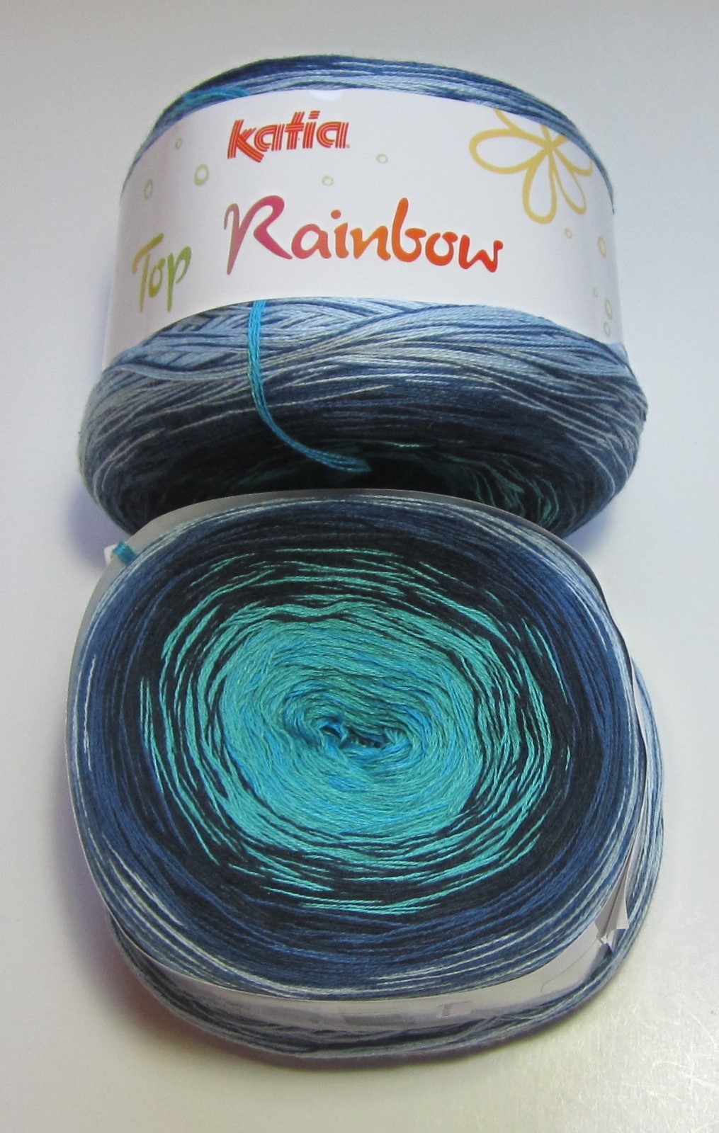 200g Katia TOP RAINBOW GRADIENT dk yarn plus 2 Knit & Crochet patterns #83