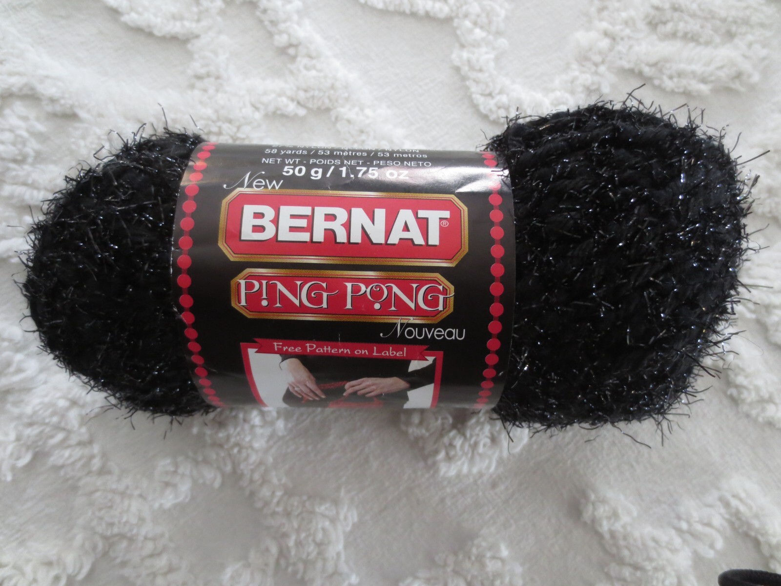 1.75 oz BERNAT PING PONG 73% Acrylic/27 Nylon BULKY 5 #51040 BRILLANT BLACK YARN