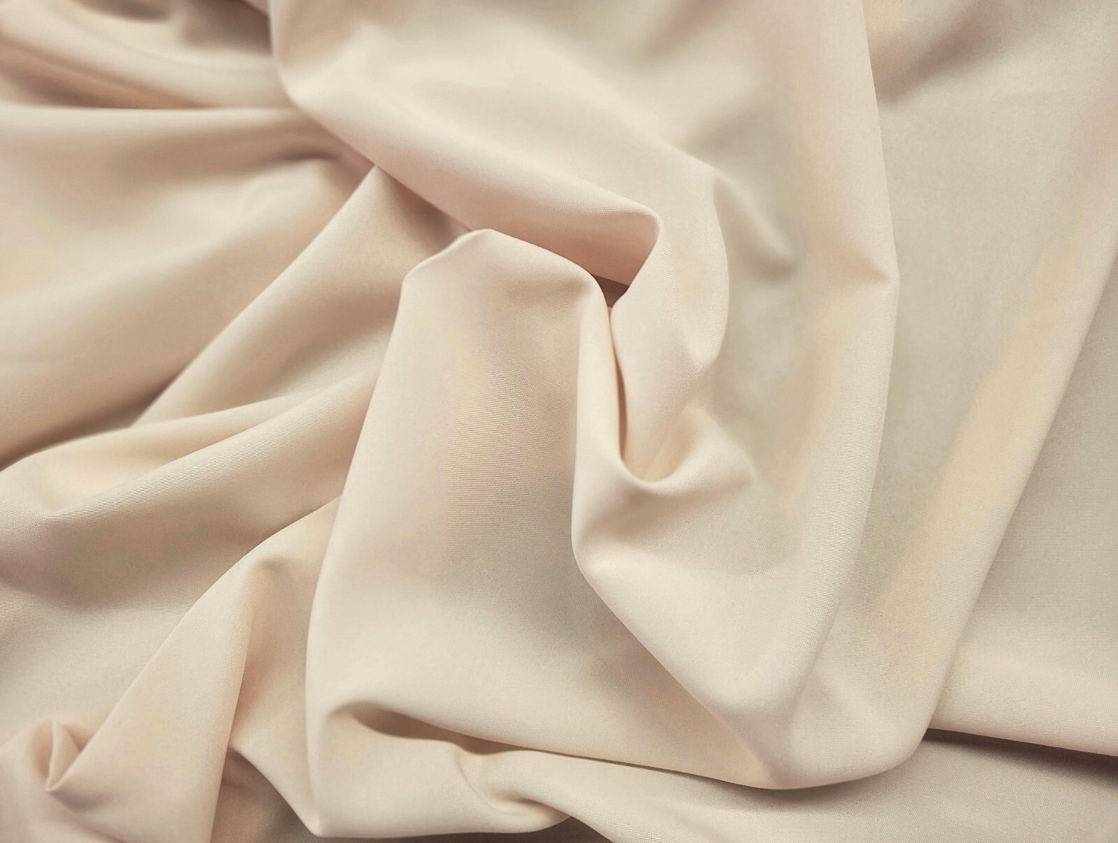 15 Yard Bolt – 59″/60″ Ivory 100% Polyester POPLIN