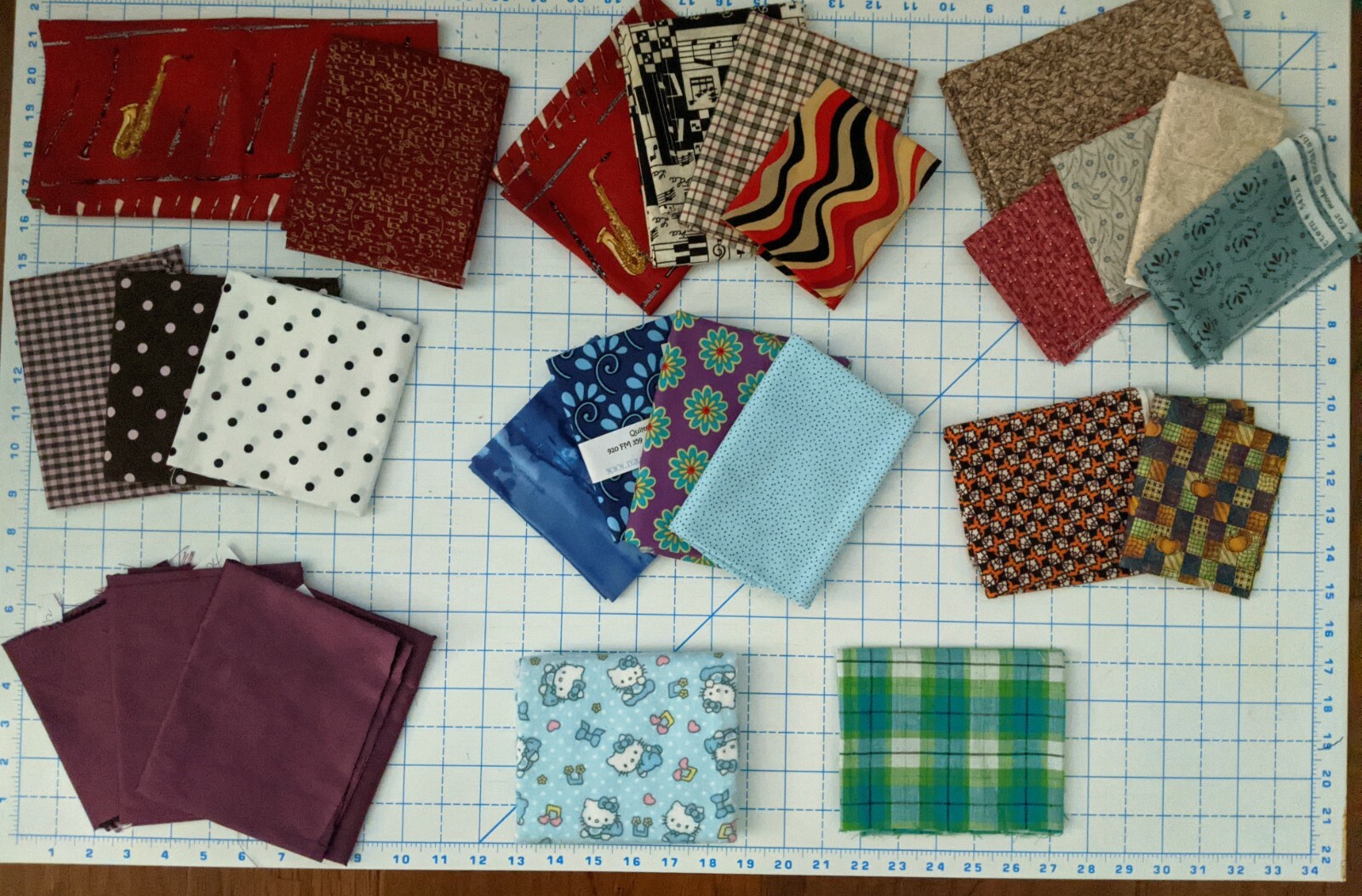 Fabric Groups Less than a Yard, Fat Qtrs and/or remnants – Priced per Lot