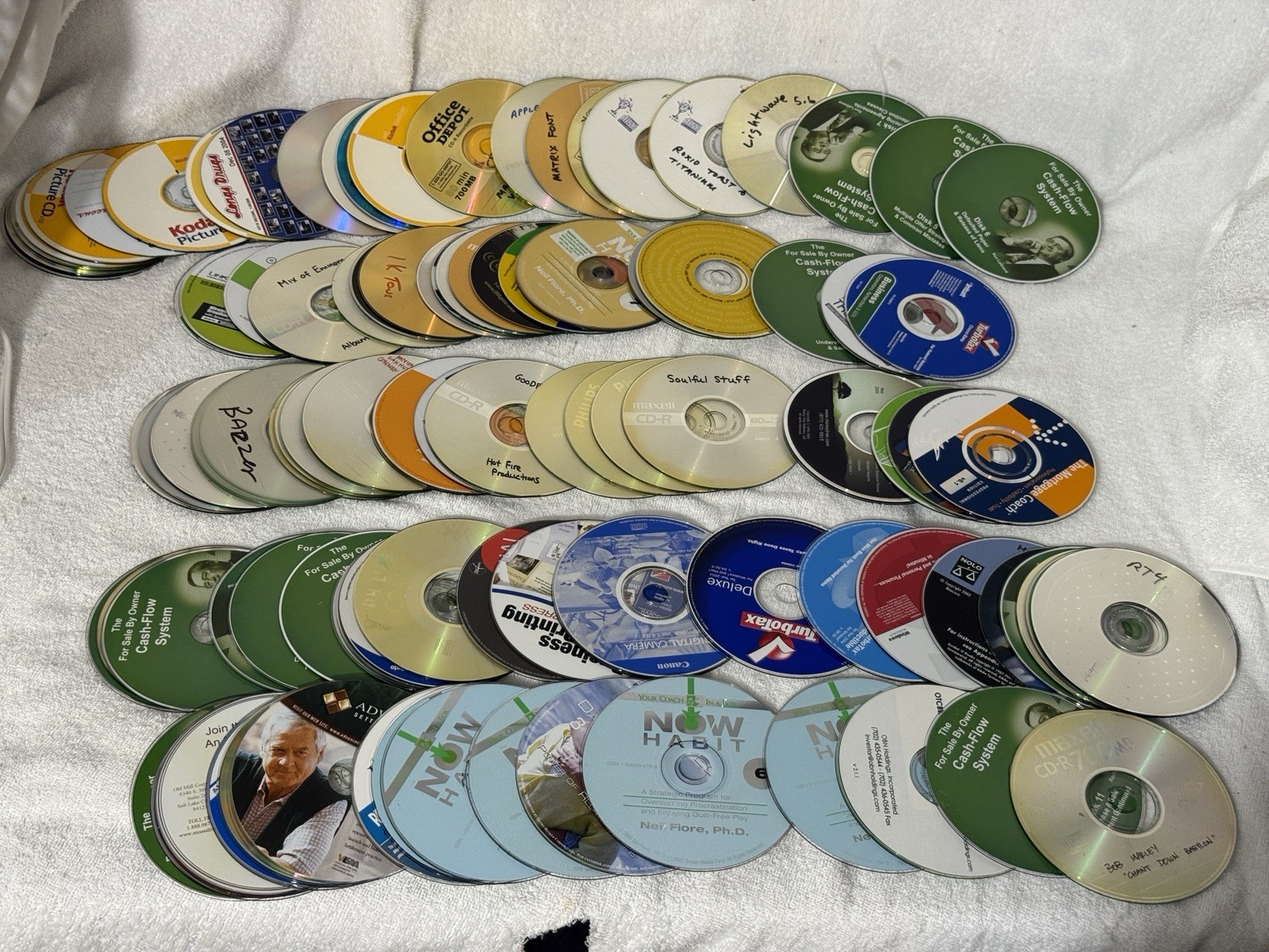 Lot of 100+ NOT Random As Pictured CD & DVD Discs Pictures, Software Etc 4 Craft