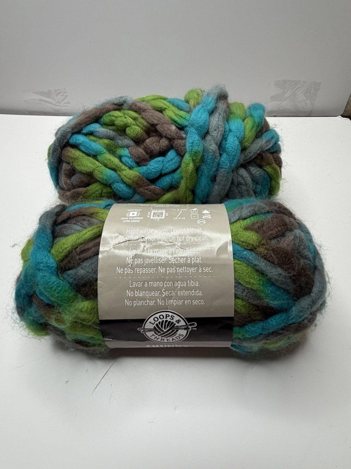 Loops & Threads Chunky Yarn 5.2oz 27 Yards 2 Skeins Seaside 6 Super Bulky