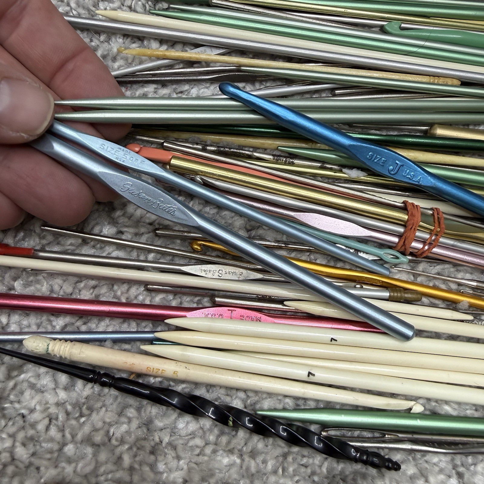HUGE LOT crochet knitting needles hooks metal wood plastic (READ)
