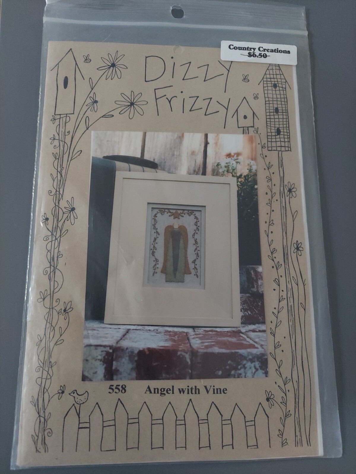 Vintage (2001) ANGEL WITH VINE #558 Stitchery Pattern by Dizzy Frizzy UNCUT