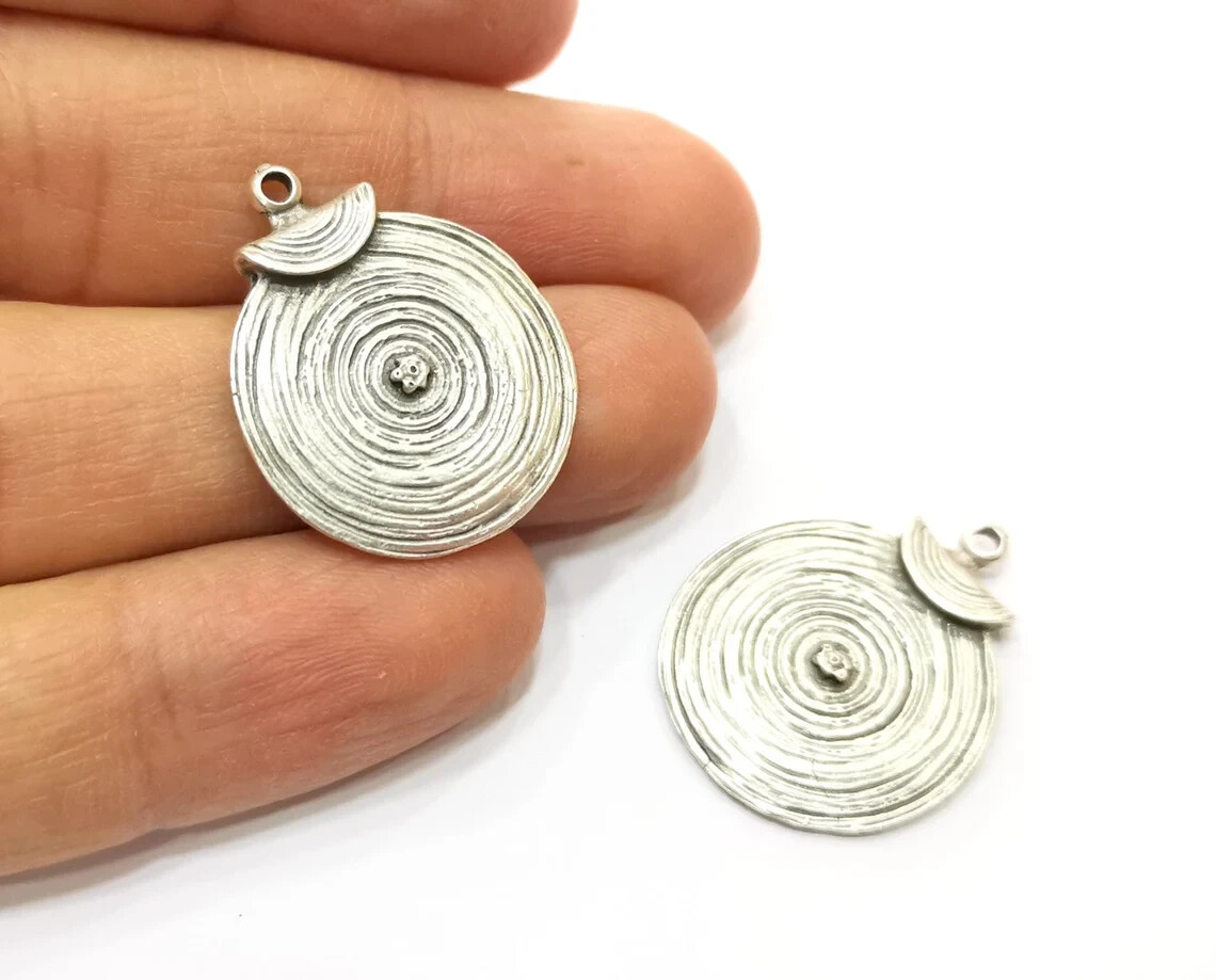 2 Organic Round Shape Antique Silver Plated Charms jewelry accessories