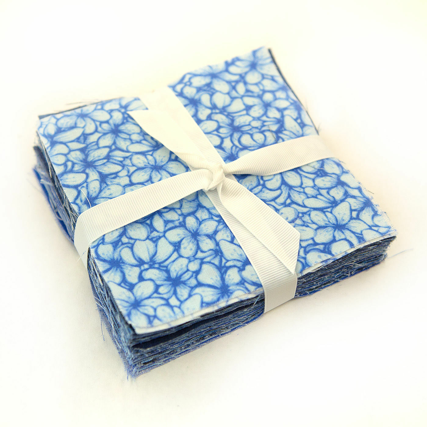 It’s All BLUE 90-pc precut charm pack 5″ squares 100% cotton fabric quilt blues