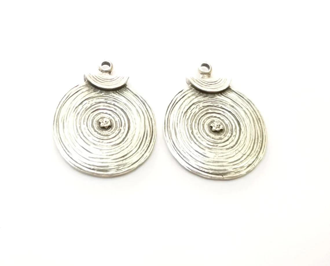 2 Organic Round Shape Antique Silver Plated Charms jewelry accessories